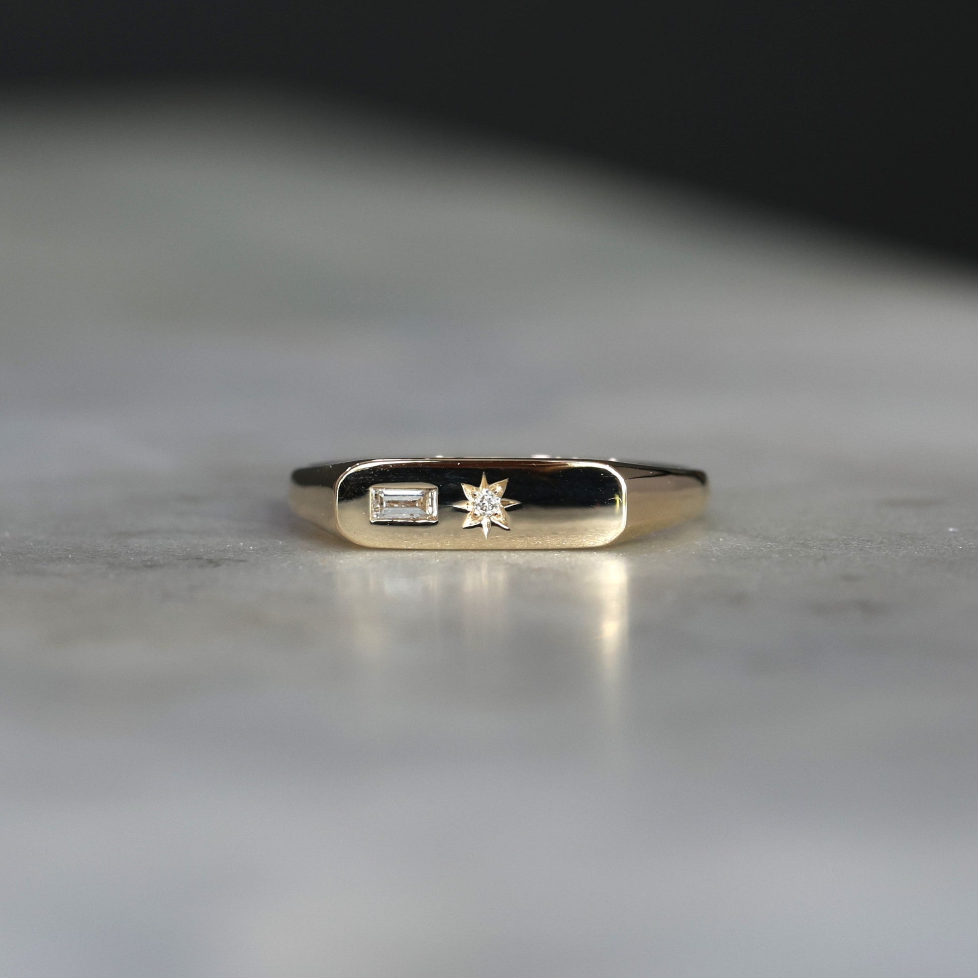 STAR SET DIAMOND BAR SIGNET ring front view, yellow gold, rectangle face