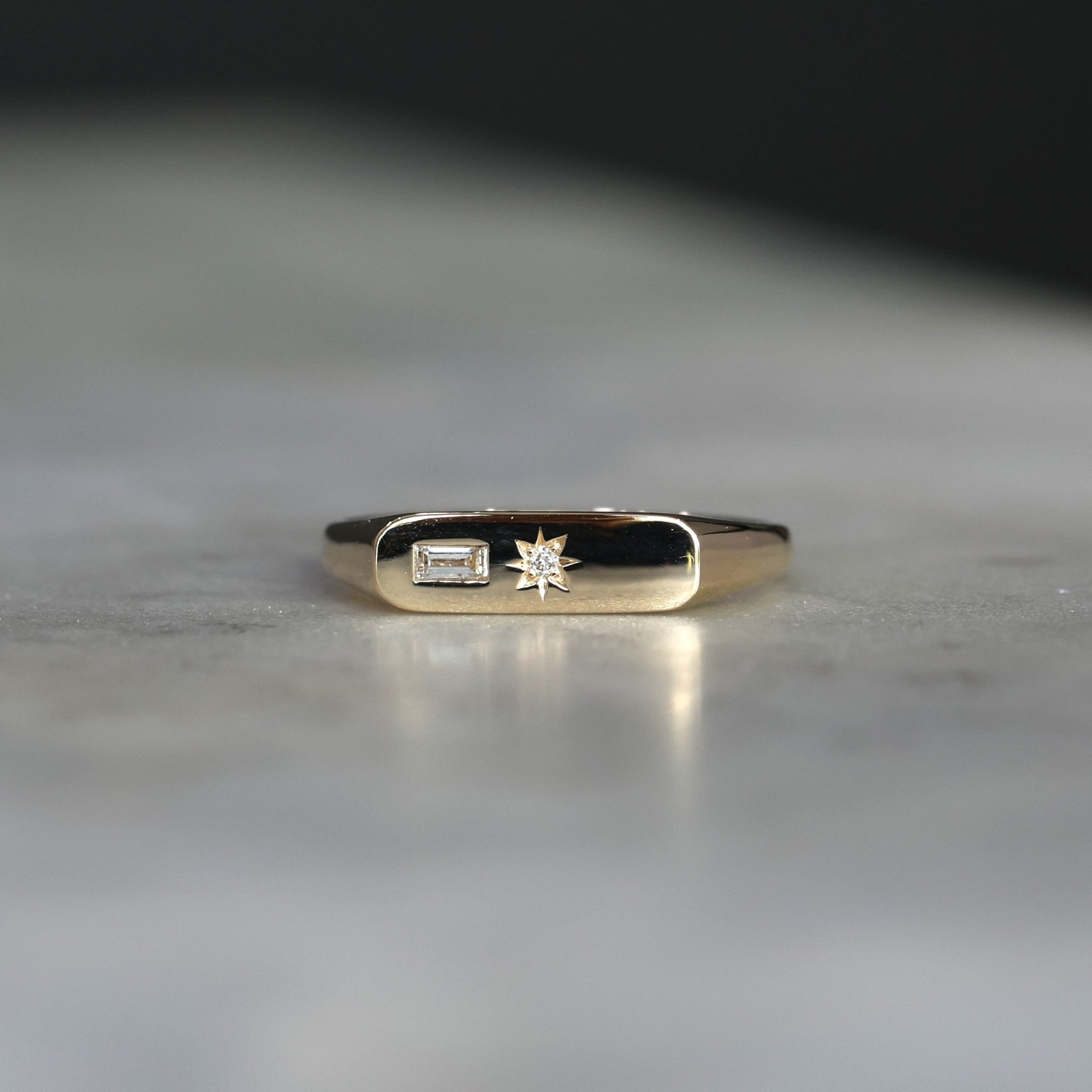 STAR SET DIAMOND BAR SIGNET ring front view, yellow gold, rectangle face
