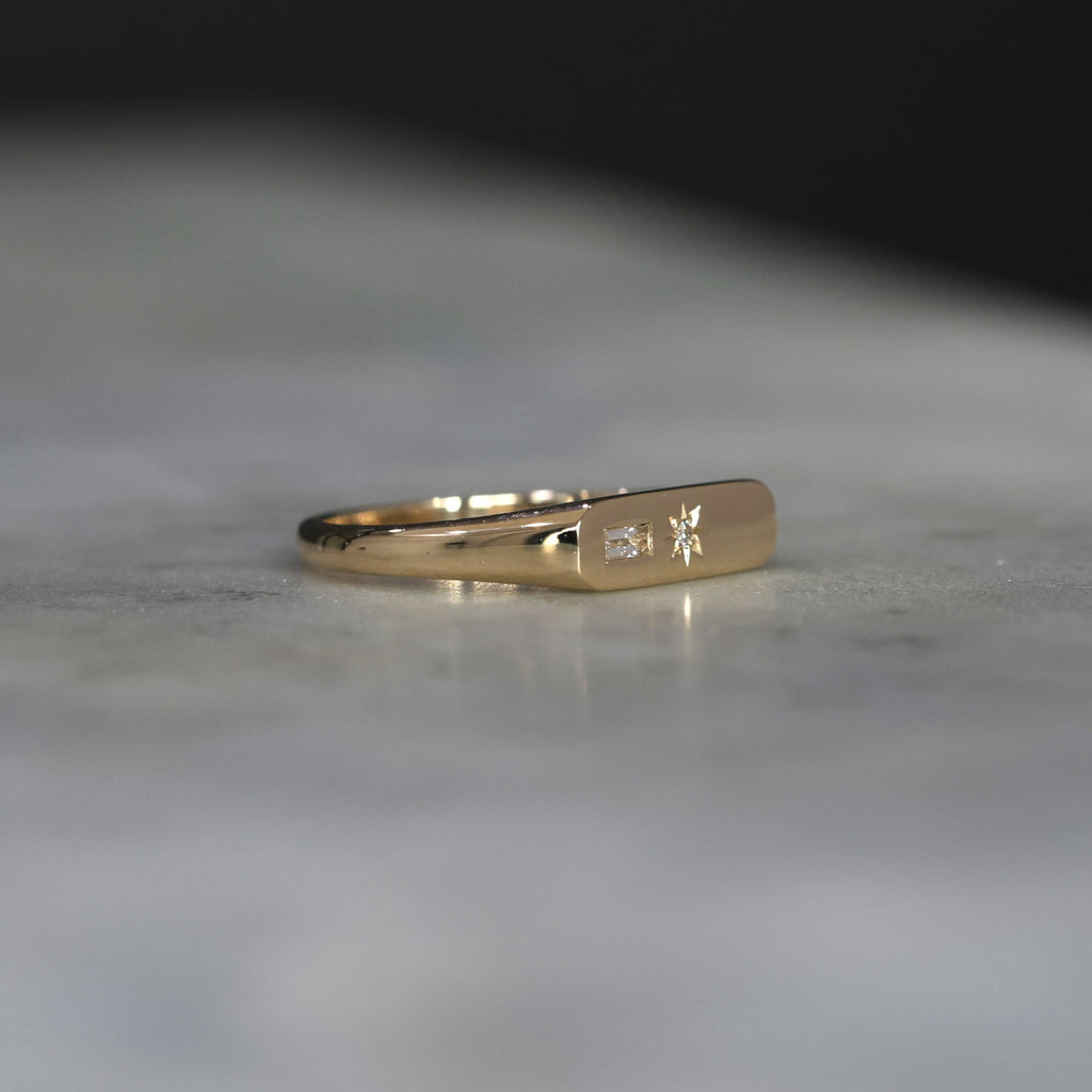 STAR SET DIAMOND BAR SIGNET