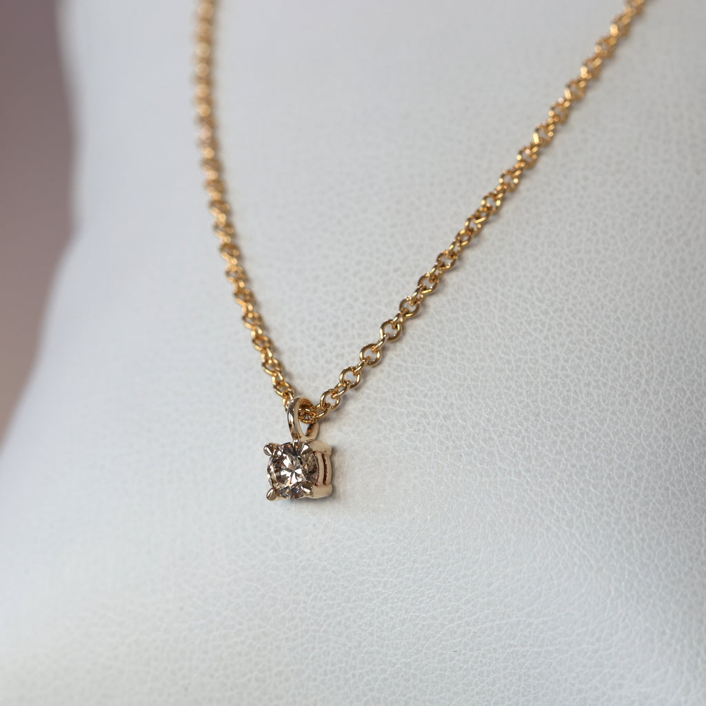 ONE OF A KIND / ARGYLE DIAMOND NECKLACE