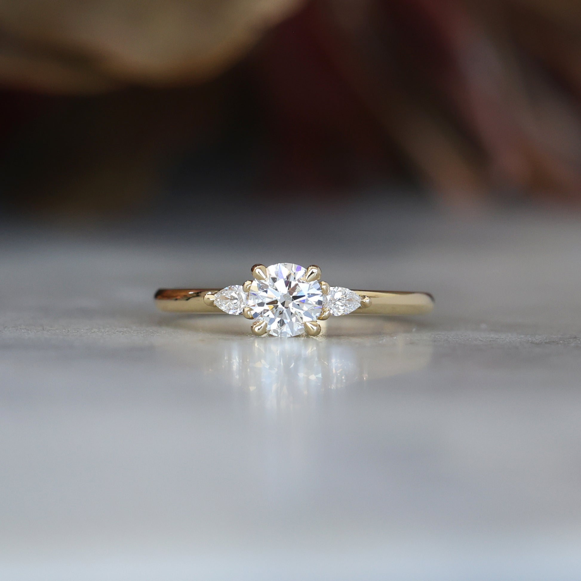 PICCOLO TRILOGY / 0.51ct ROUND DIAMOND RING