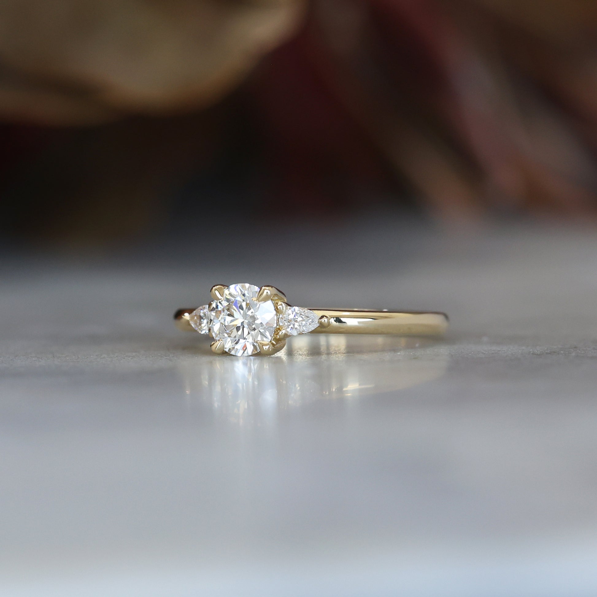 PICCOLO TRILOGY / 0.51ct ROUND DIAMOND RING