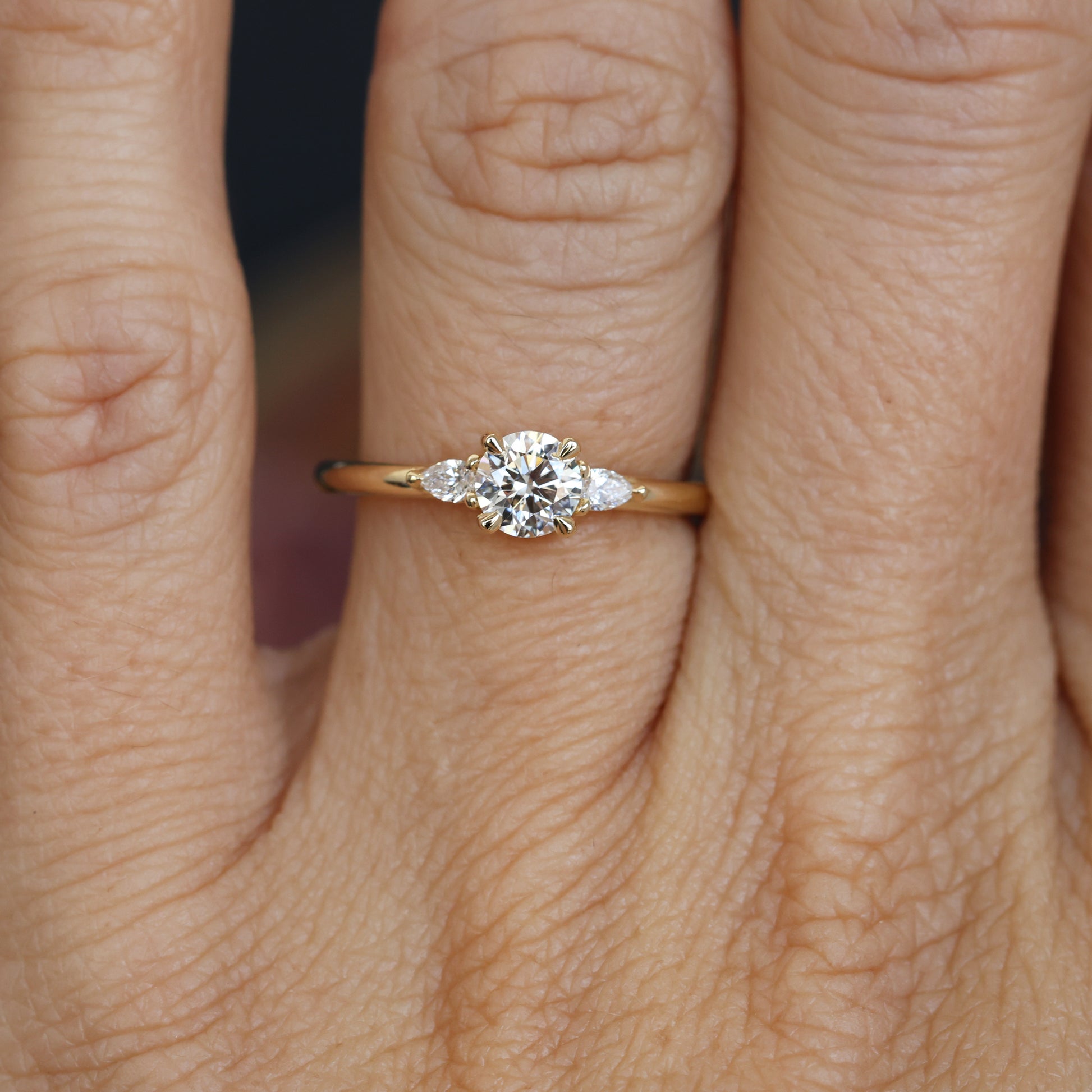 PICCOLO TRILOGY / 0.51ct ROUND DIAMOND RING