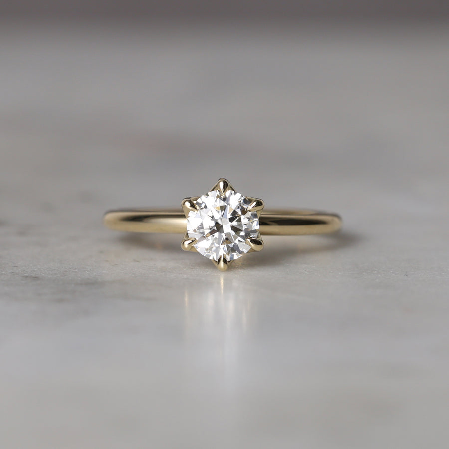 WHITE DIAMOND / LOTUS SOLITAIRE