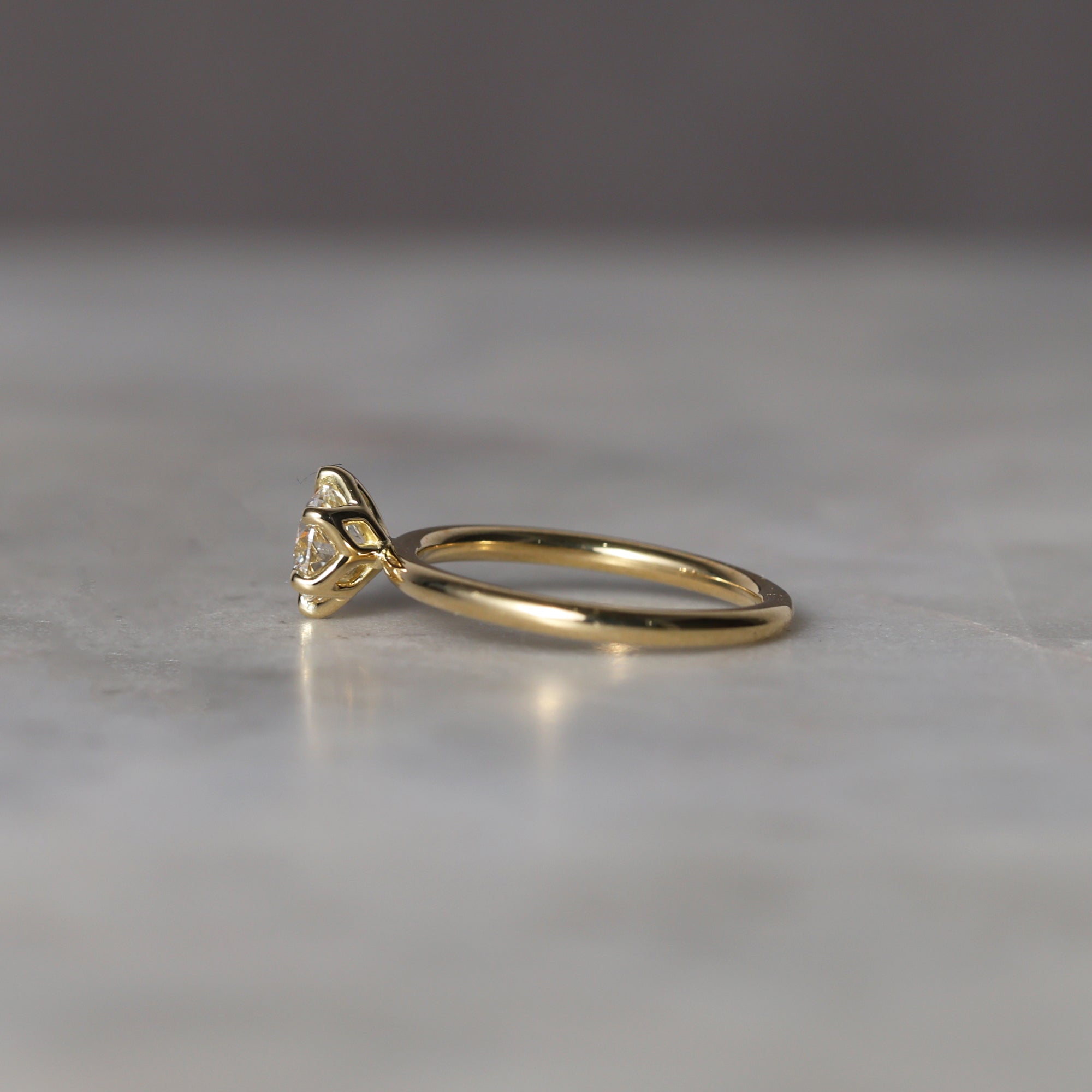 WHITE DIAMOND / LOTUS SOLITAIRE