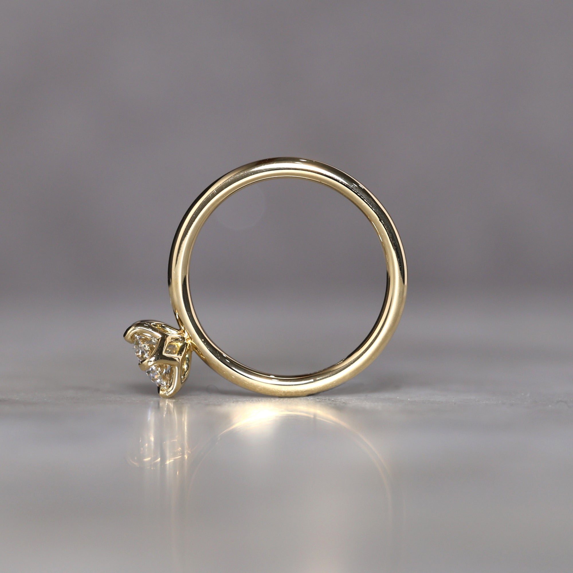 WHITE DIAMOND / LOTUS SOLITAIRE RING