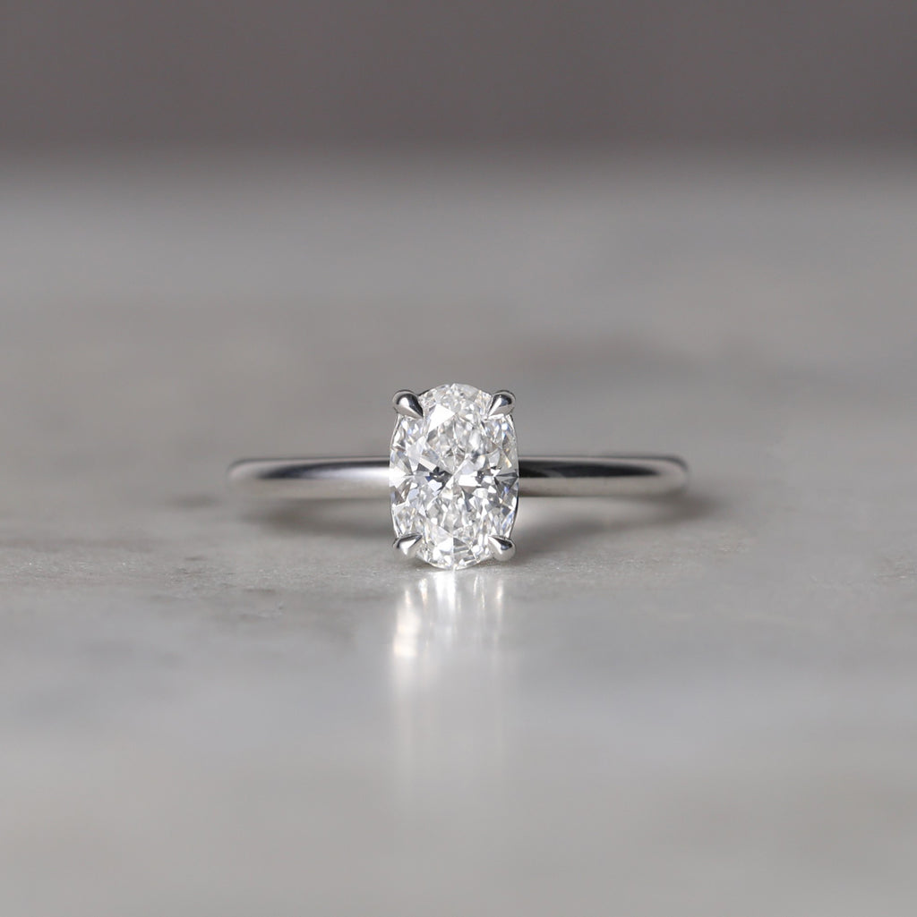 OVAL CUT LAB CREATED / DIAMOND SOLITAIRE III