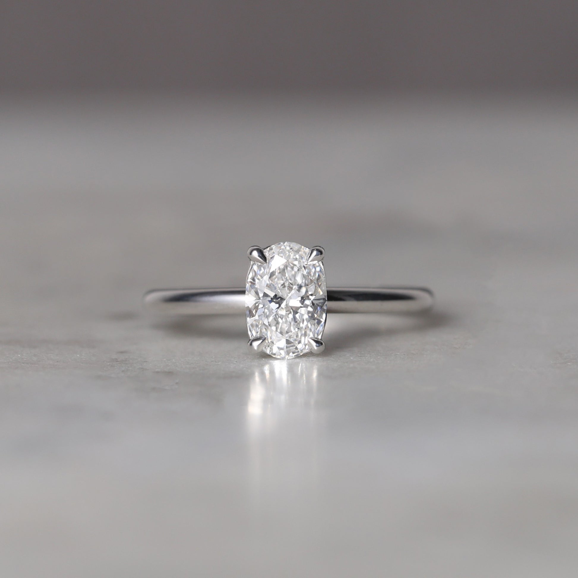 OVAL CUT LAB CREATED / DIAMOND SOLITAIRE III