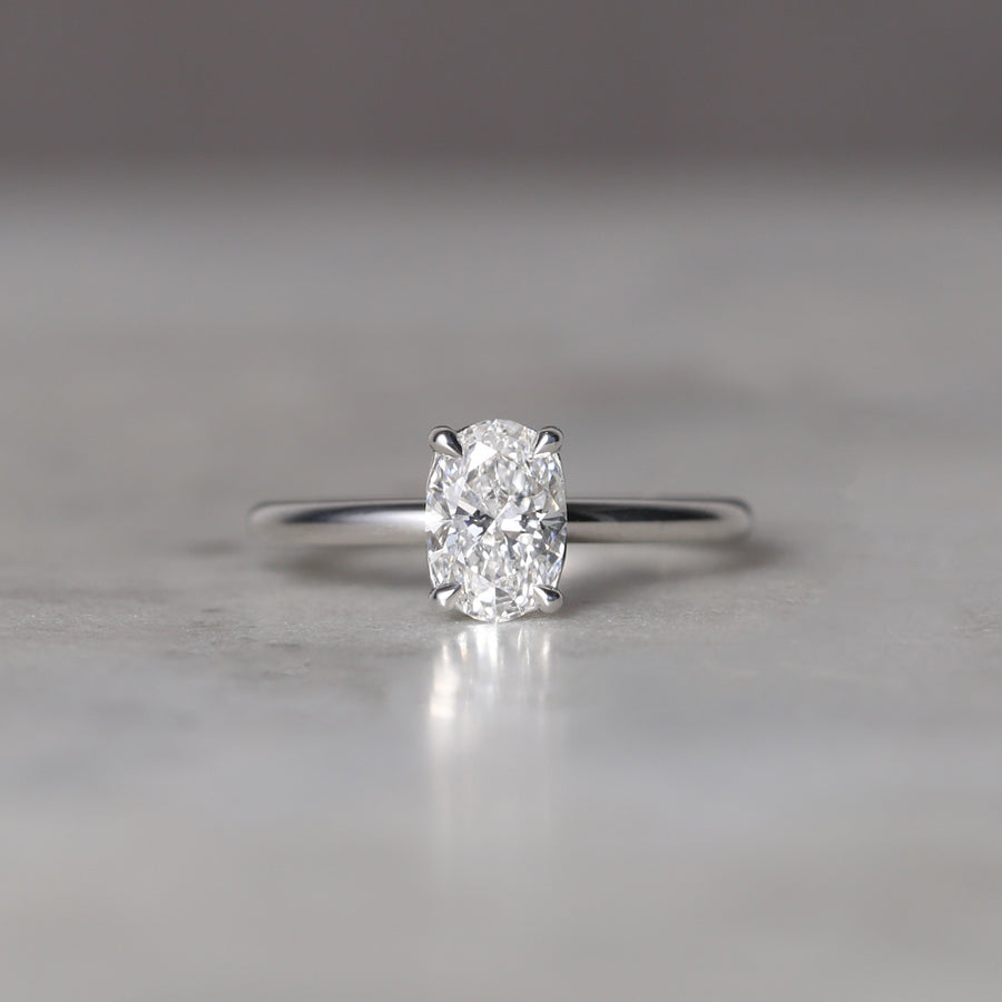 OVAL CUT LAB CREATED / DIAMOND SOLITAIRE III