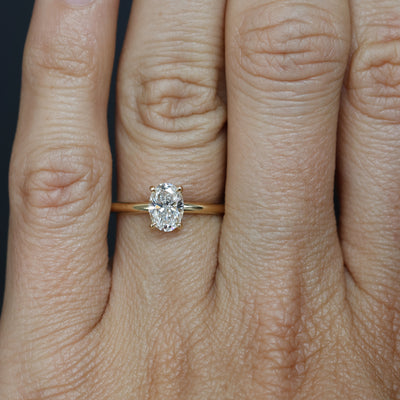 OVAL CUT / LAB DIAMOND SOLITAIRE