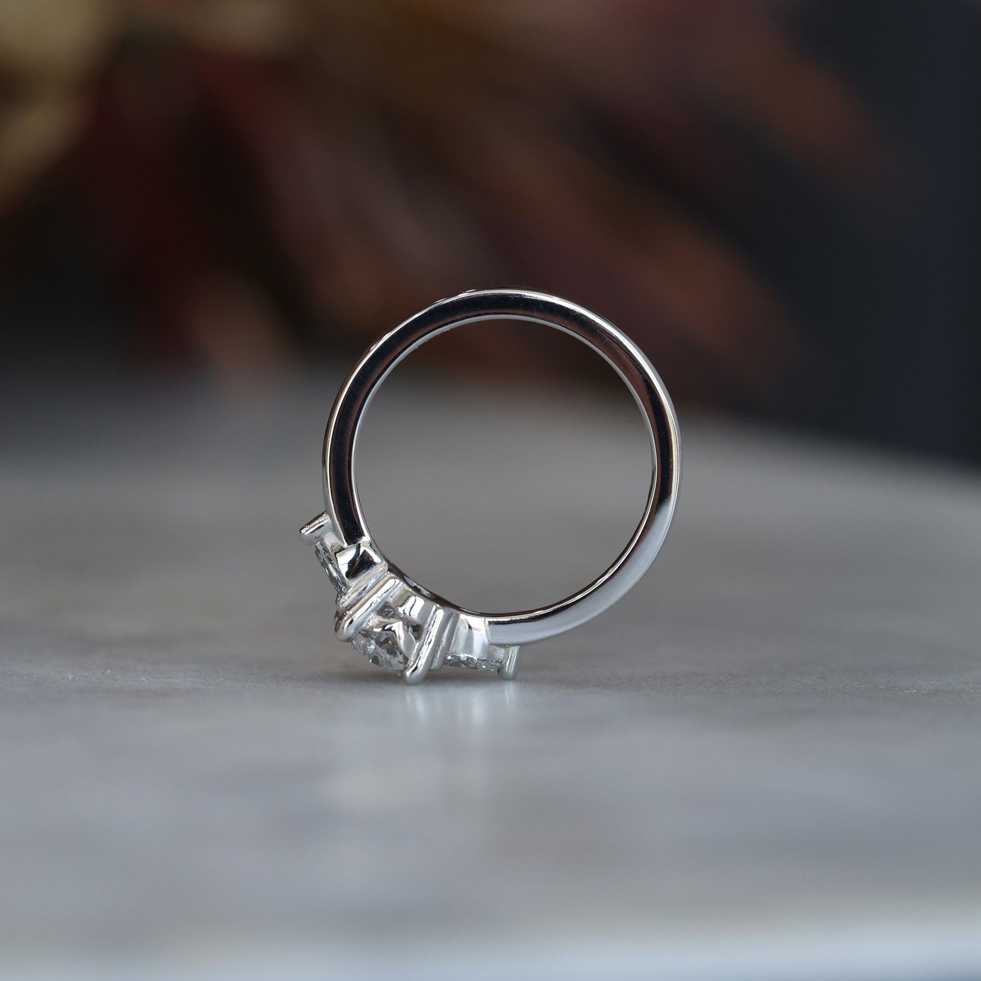 MAY TRILOGY / 0.89ct OVAL CUT LAB DIAMOND RING