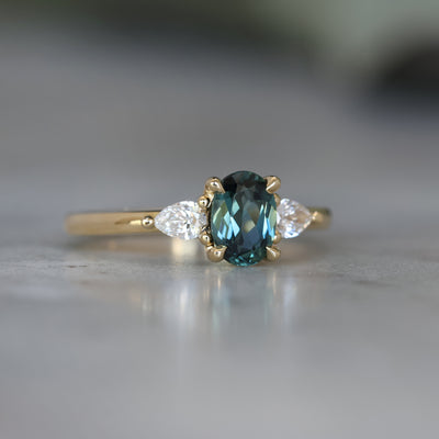 OVAL PARTI SAPPHIRE / TRILOGY RING II