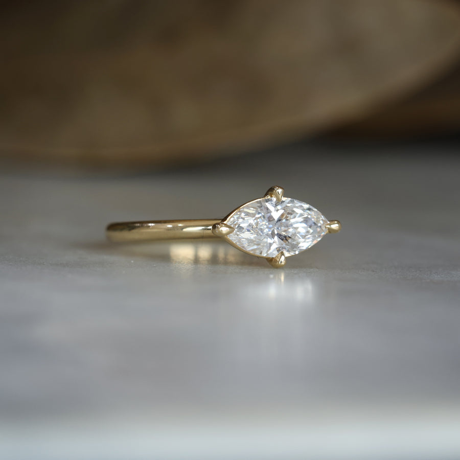 MARQUISE CUT / LAB DIAMOND RING