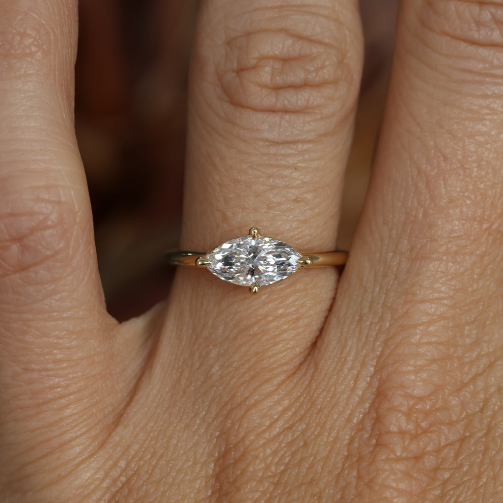 MARQUISE CUT / LAB DIAMOND RING