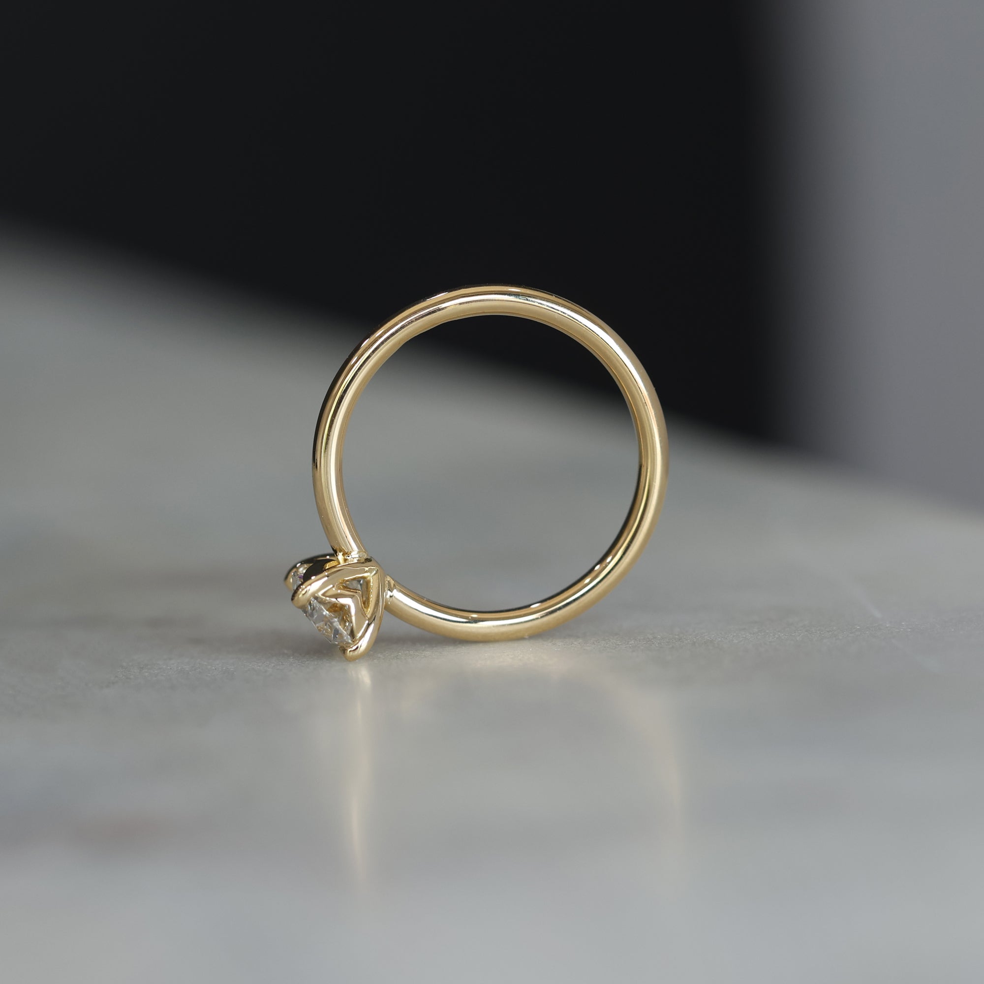 OVAL CUT / LAB DIAMOND SOLITAIRE II