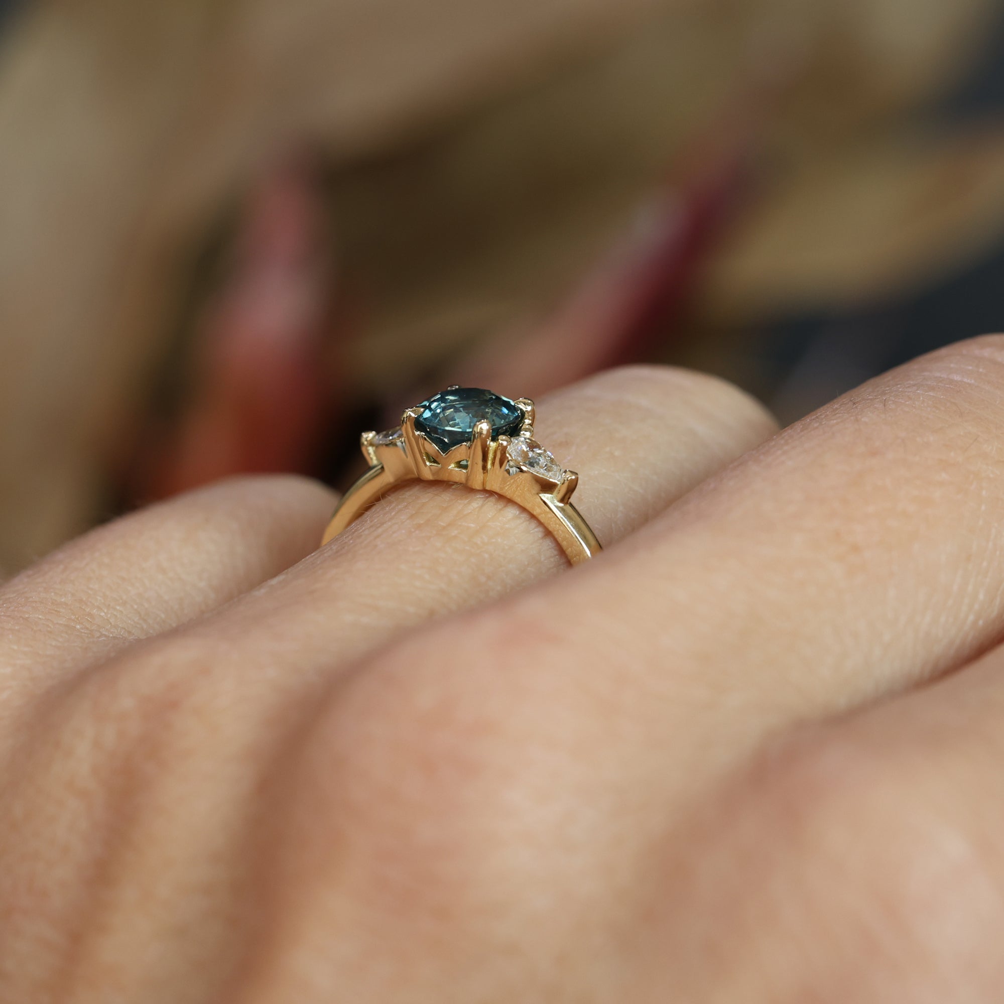 MAY TRILOGY / 1.17CT ROUND MADAGASCAN SAPPHIRE RING