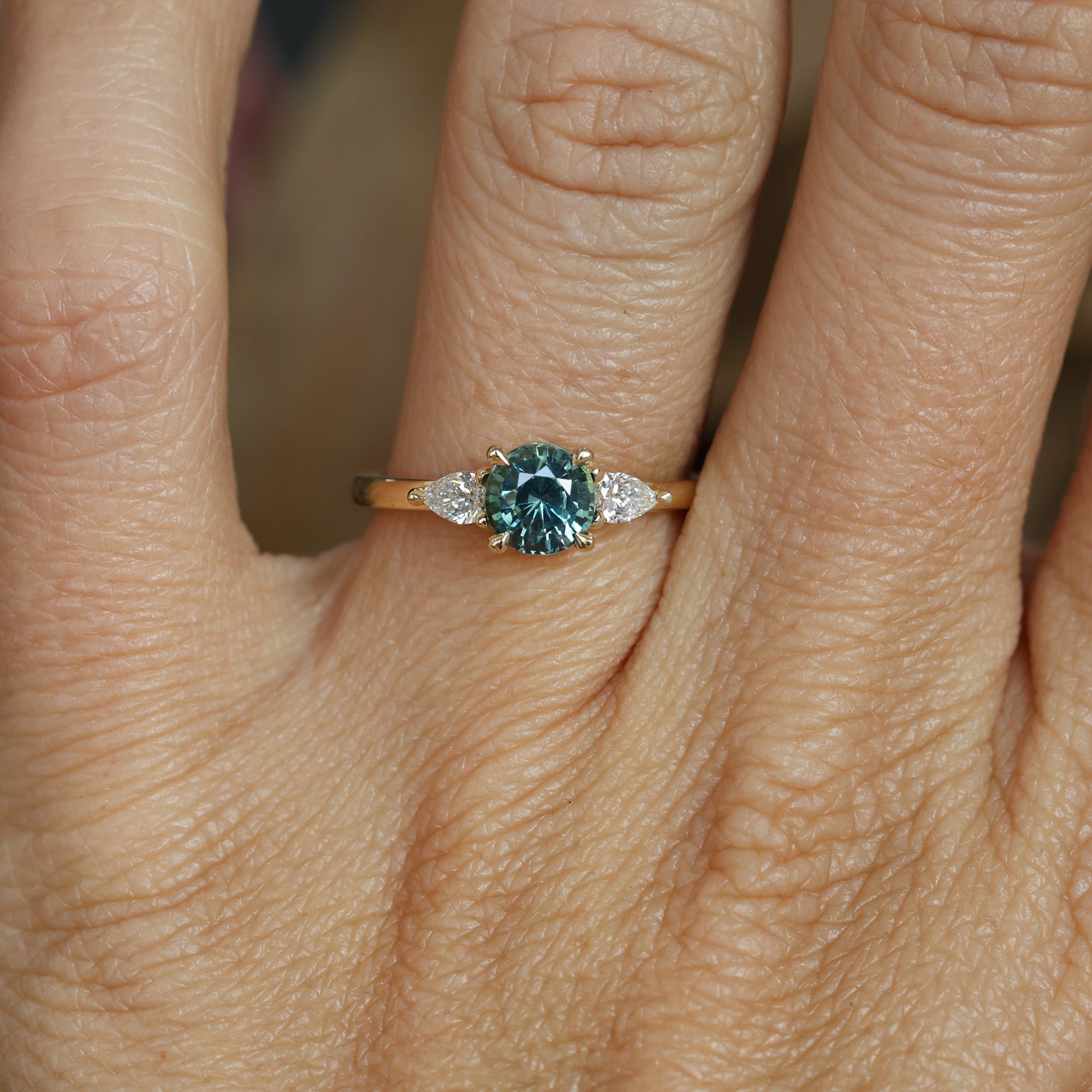 MAY TRILOGY / 1.17CT ROUND MADAGASCAN SAPPHIRE RING