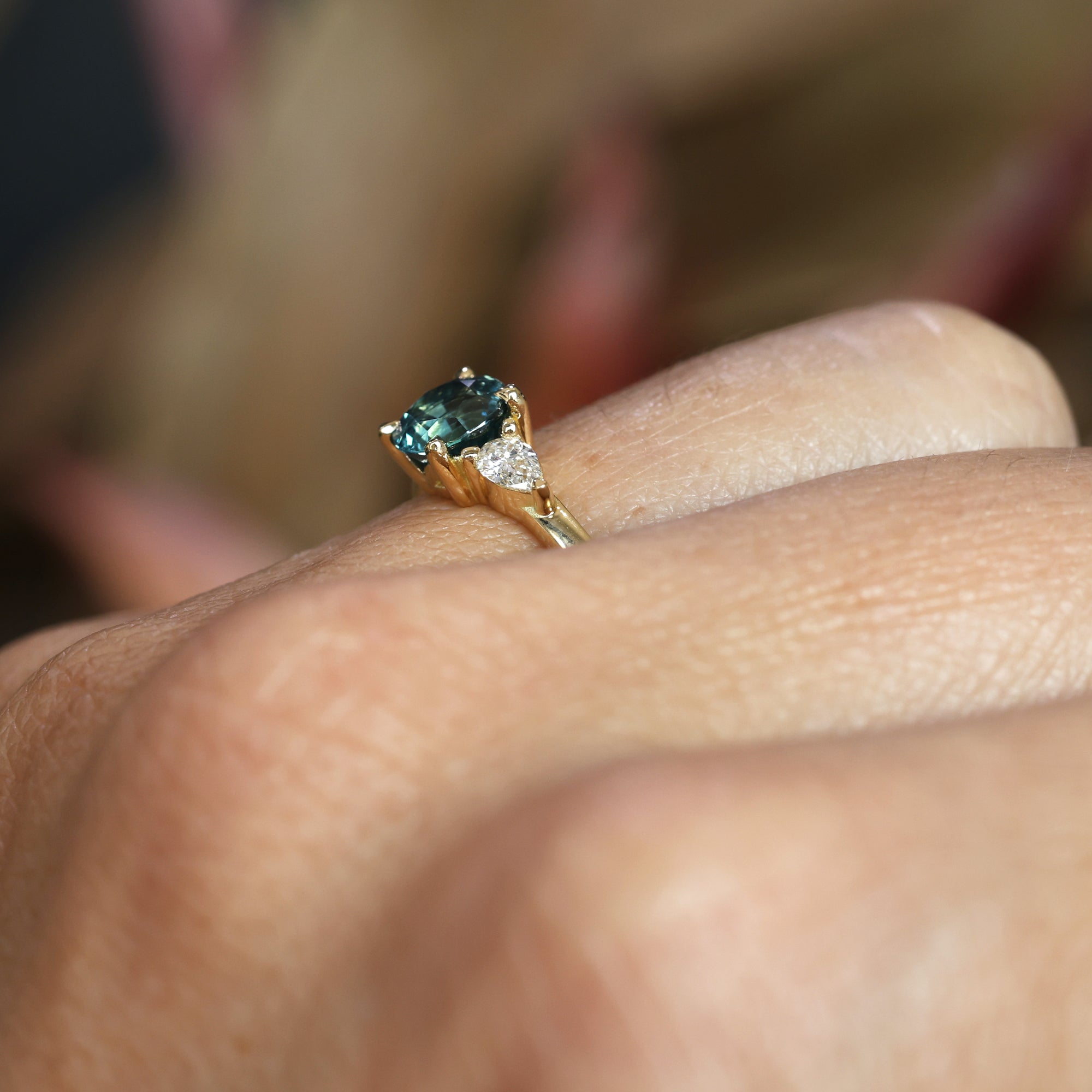 MAY TRILOGY / 1.17CT ROUND MADAGASCAN SAPPHIRE RING