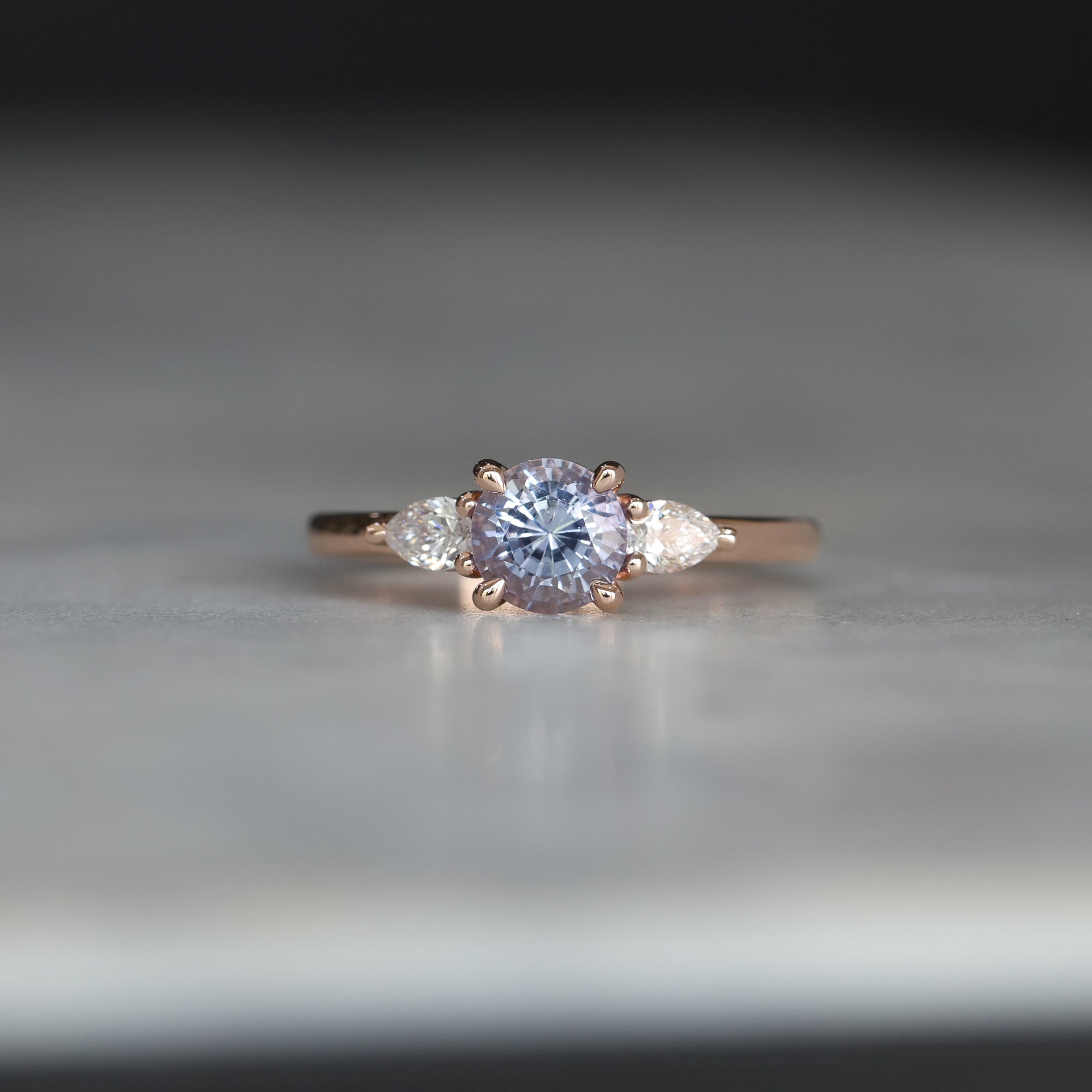 ROUND LILAC SAPPHIRE / TRILOGY RING