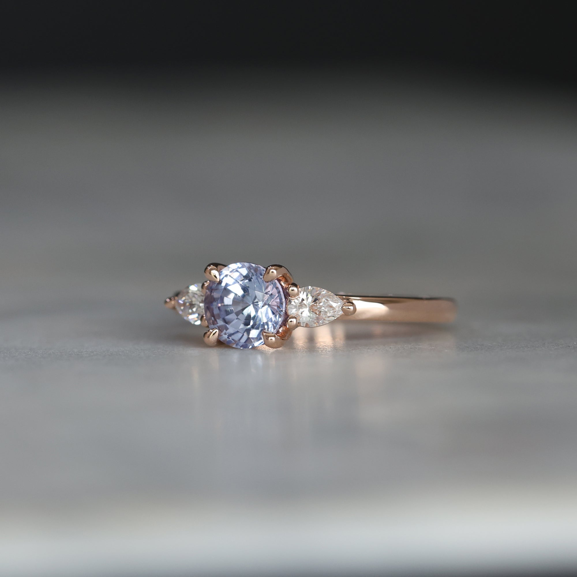 ROUND LILAC SAPPHIRE / TRILOGY RING