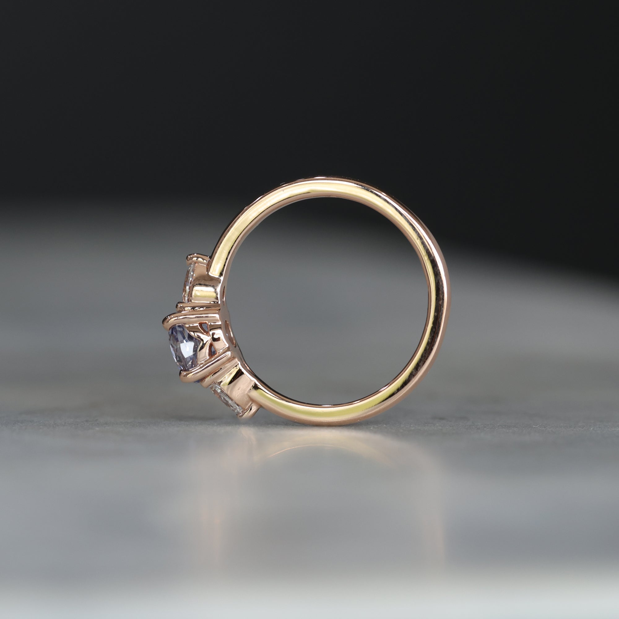 ROUND LILAC SAPPHIRE / TRILOGY RING