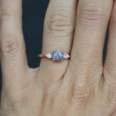 ROUND LILAC SAPPHIRE / TRILOGY RING