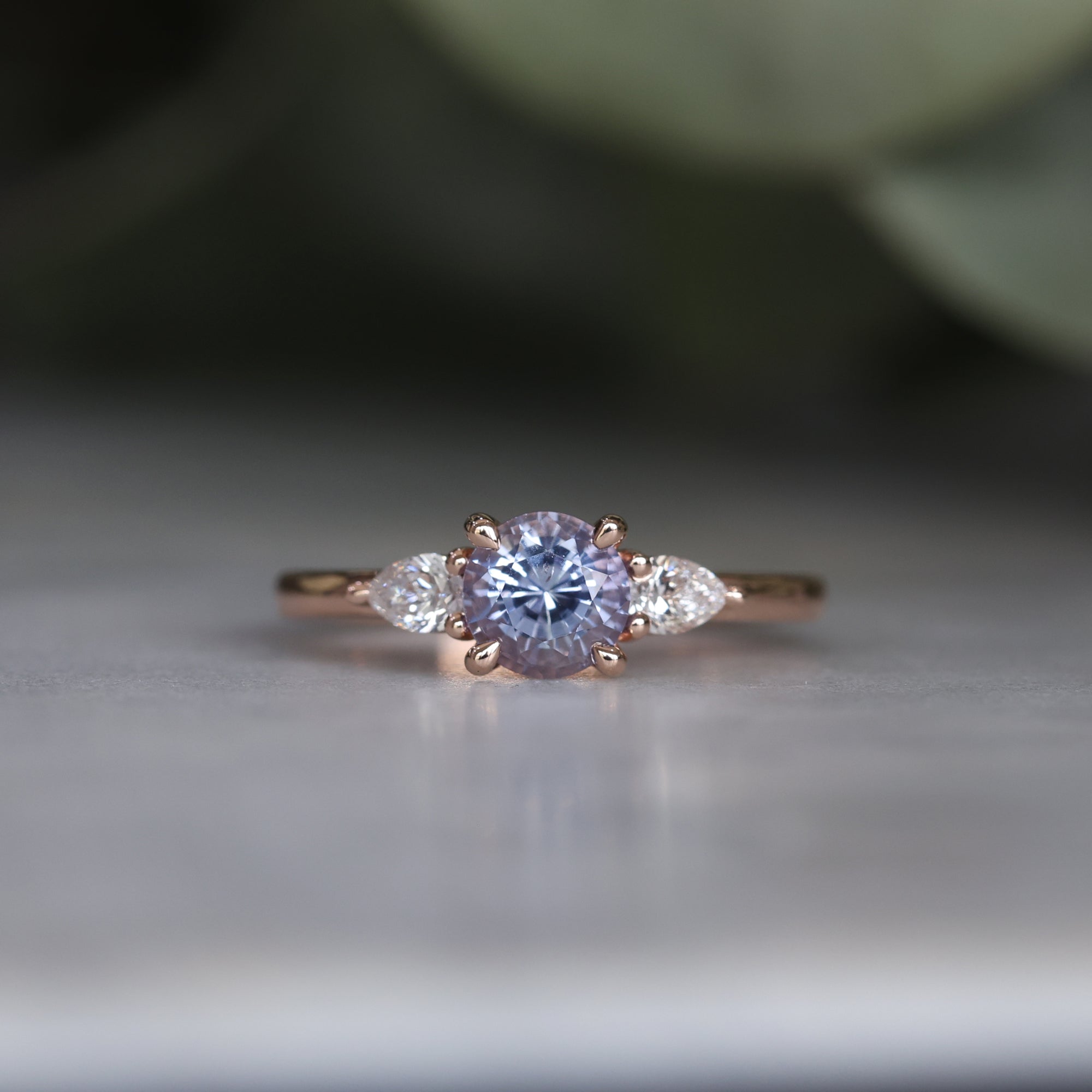 ROUND LILAC SAPPHIRE / TRILOGY RING