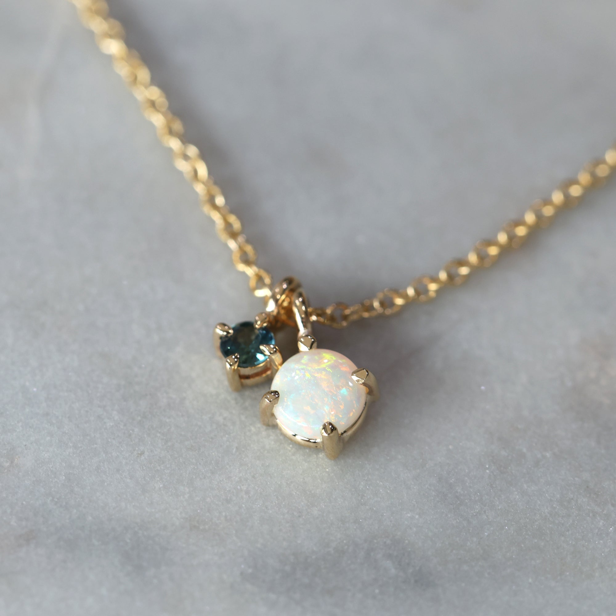ROUND OPAL & SAPPHIRE / NECKLACE II