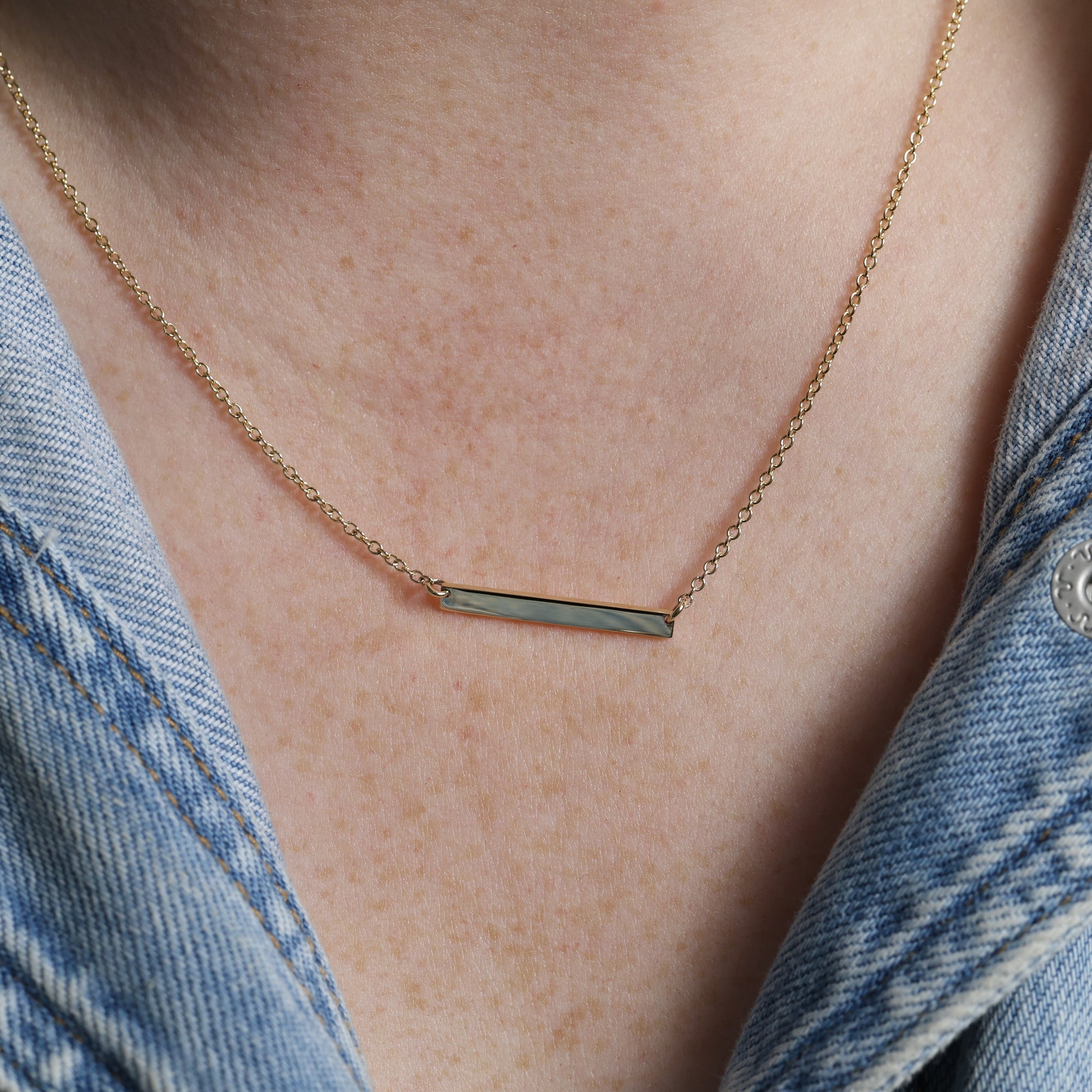 GOLD BAR / NECKLACE
