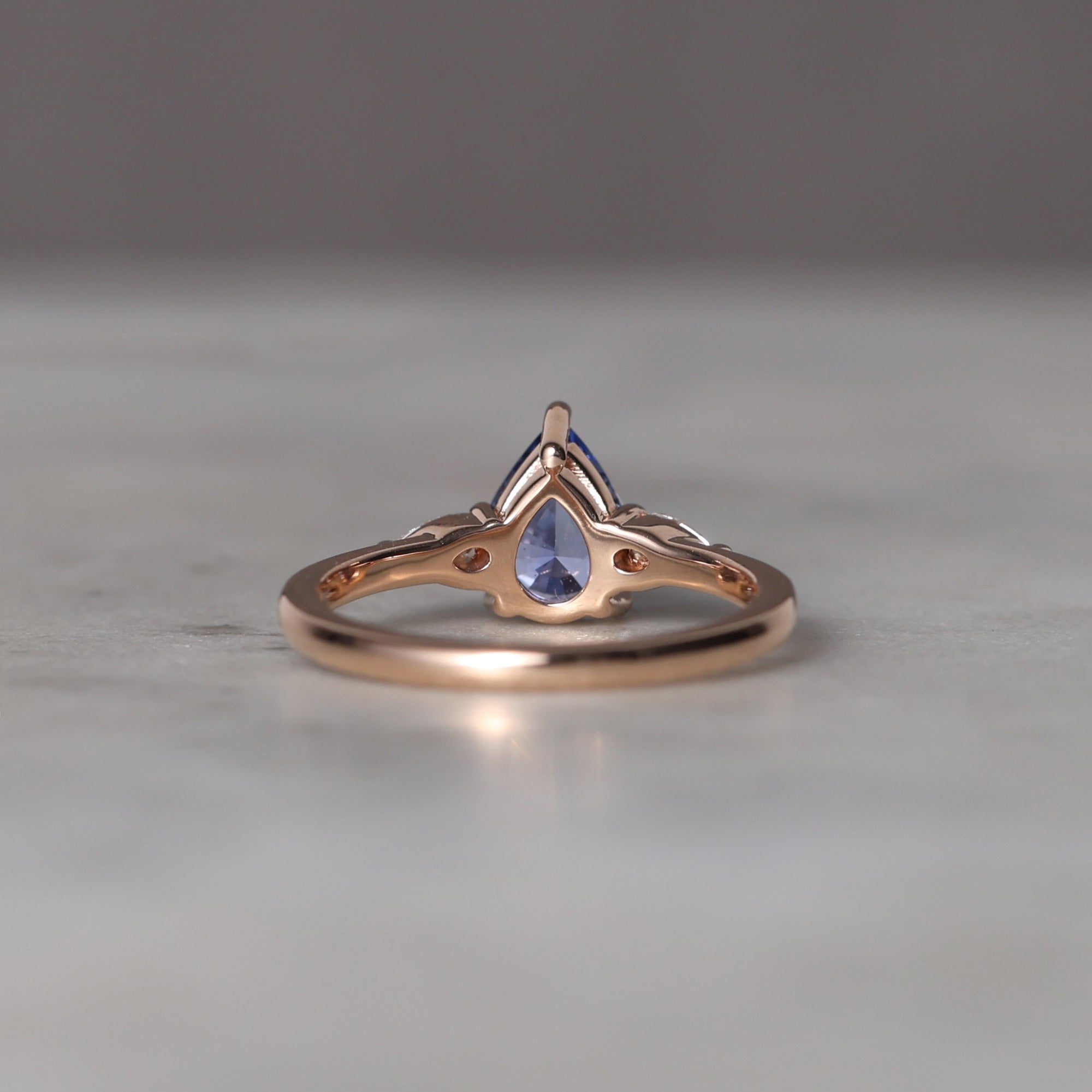 PEAR CUT / CEYLON SAPPHIRE TRILOGY RING