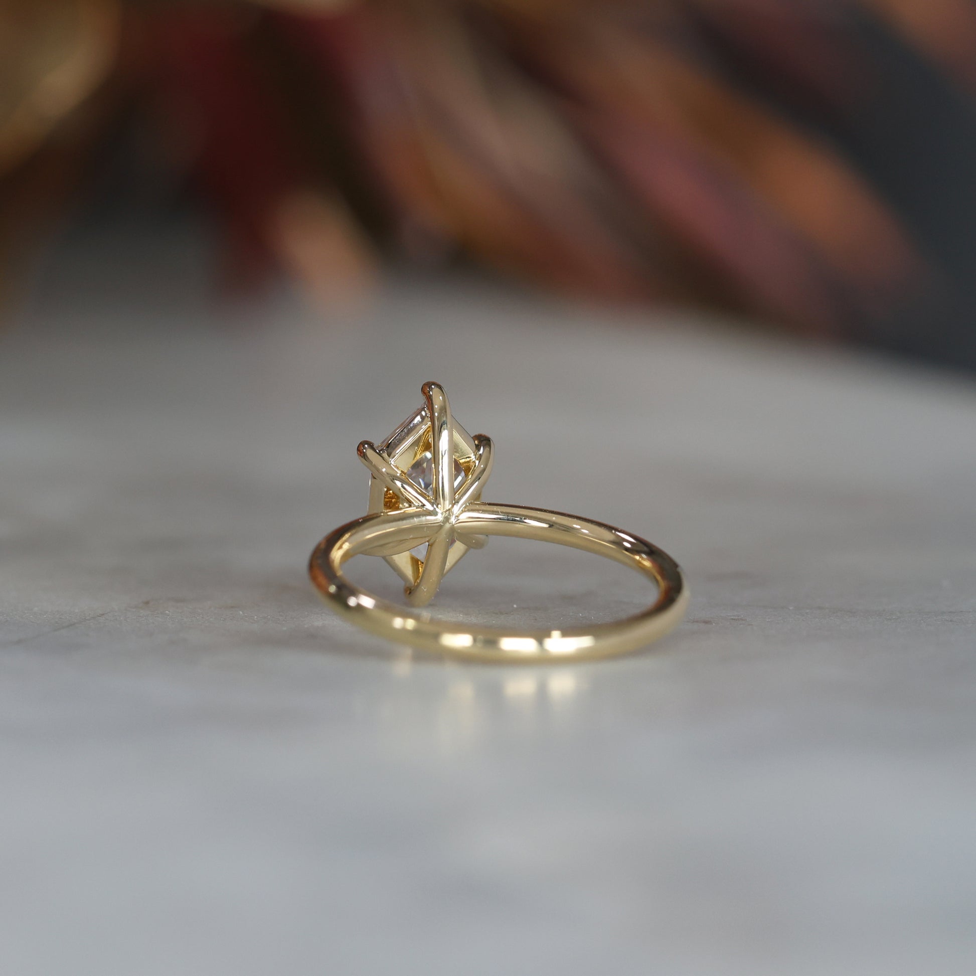 NEVE / 1.71ct ELONGATED HEXAGON CUT DIAMOND 6 CLAW SOLITAIRE