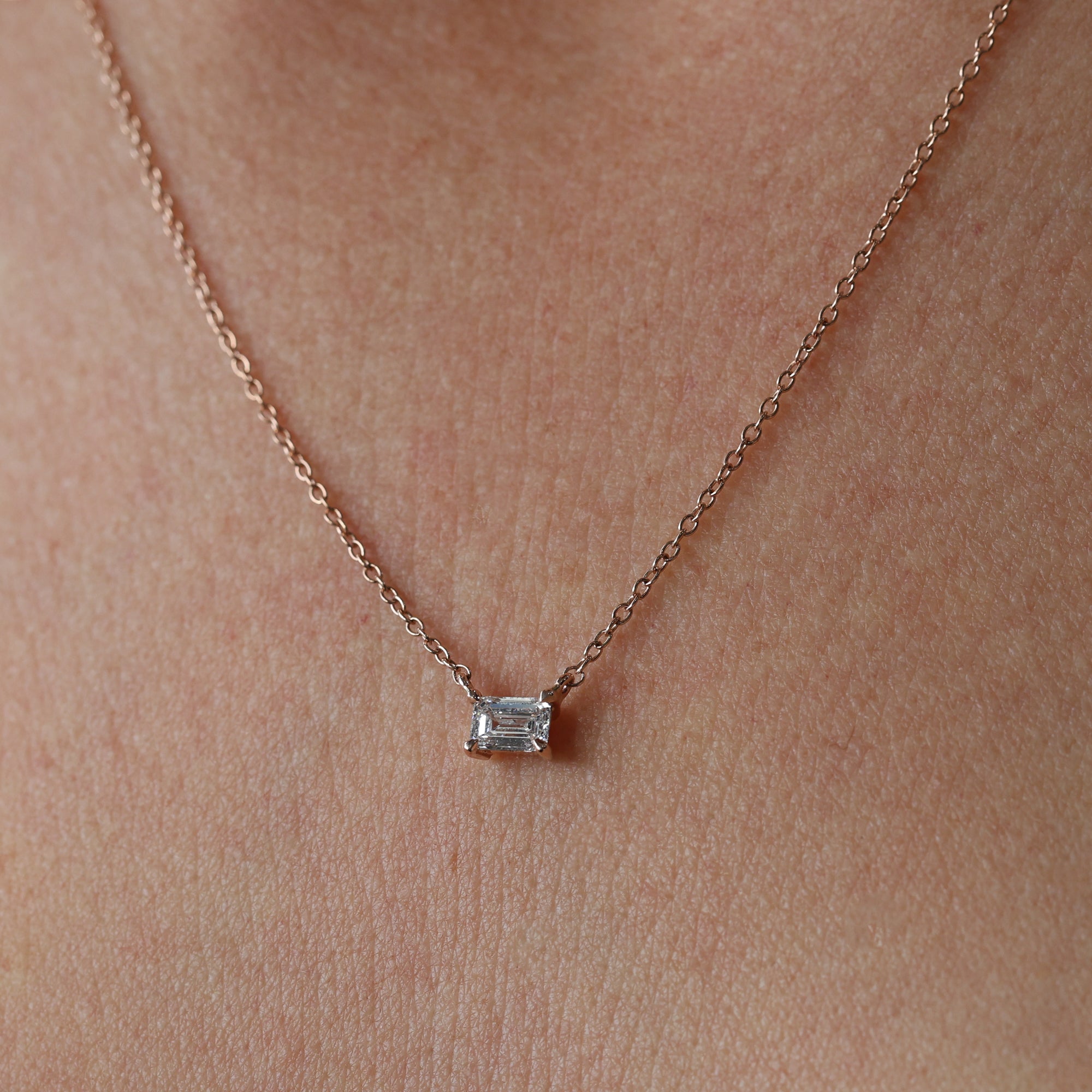 EMERALD CUT / DIAMOND NECKLACE