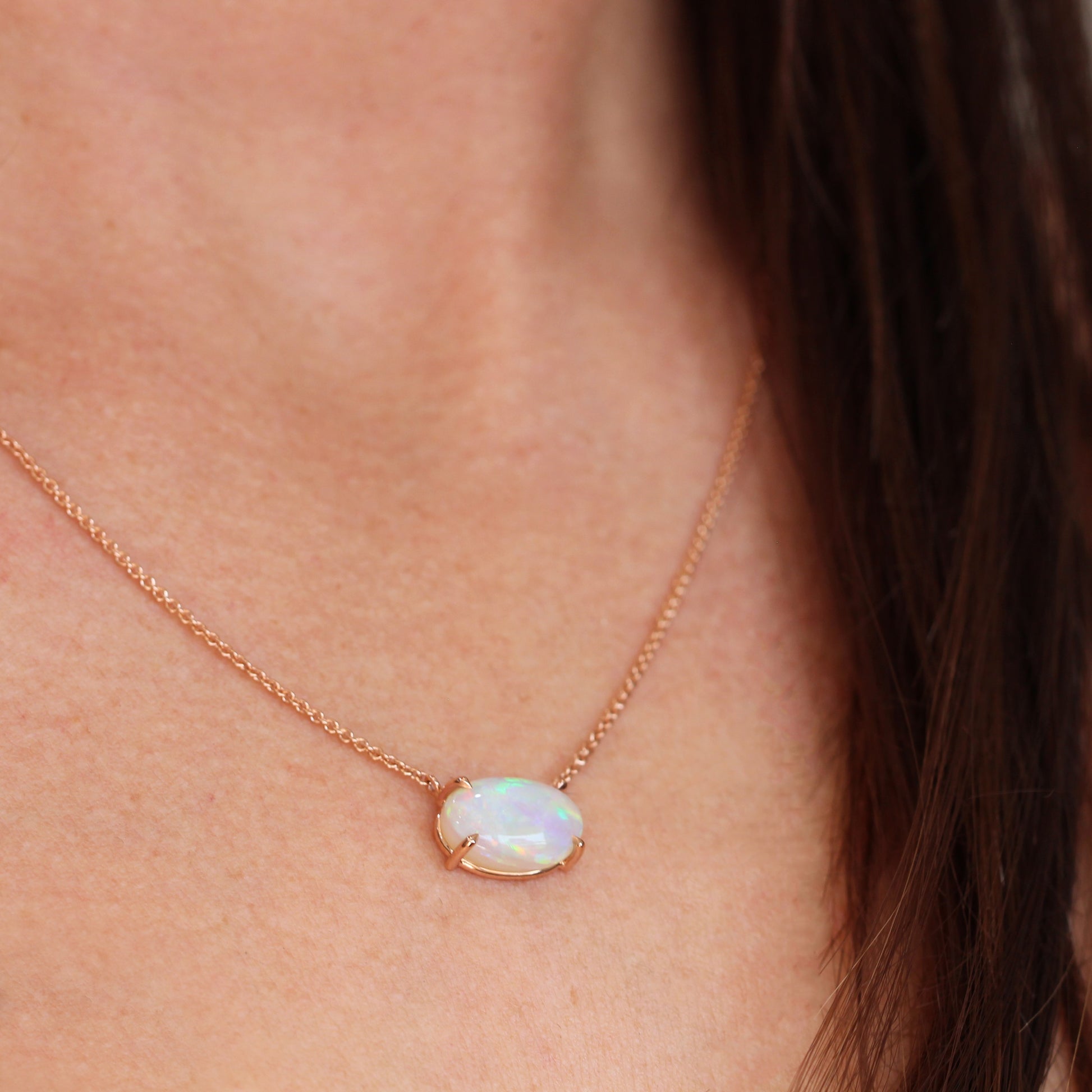 EAST WEST / OVAL OPAL NECKLACE