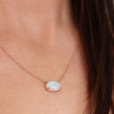 EAST WEST / OVAL OPAL NECKLACE