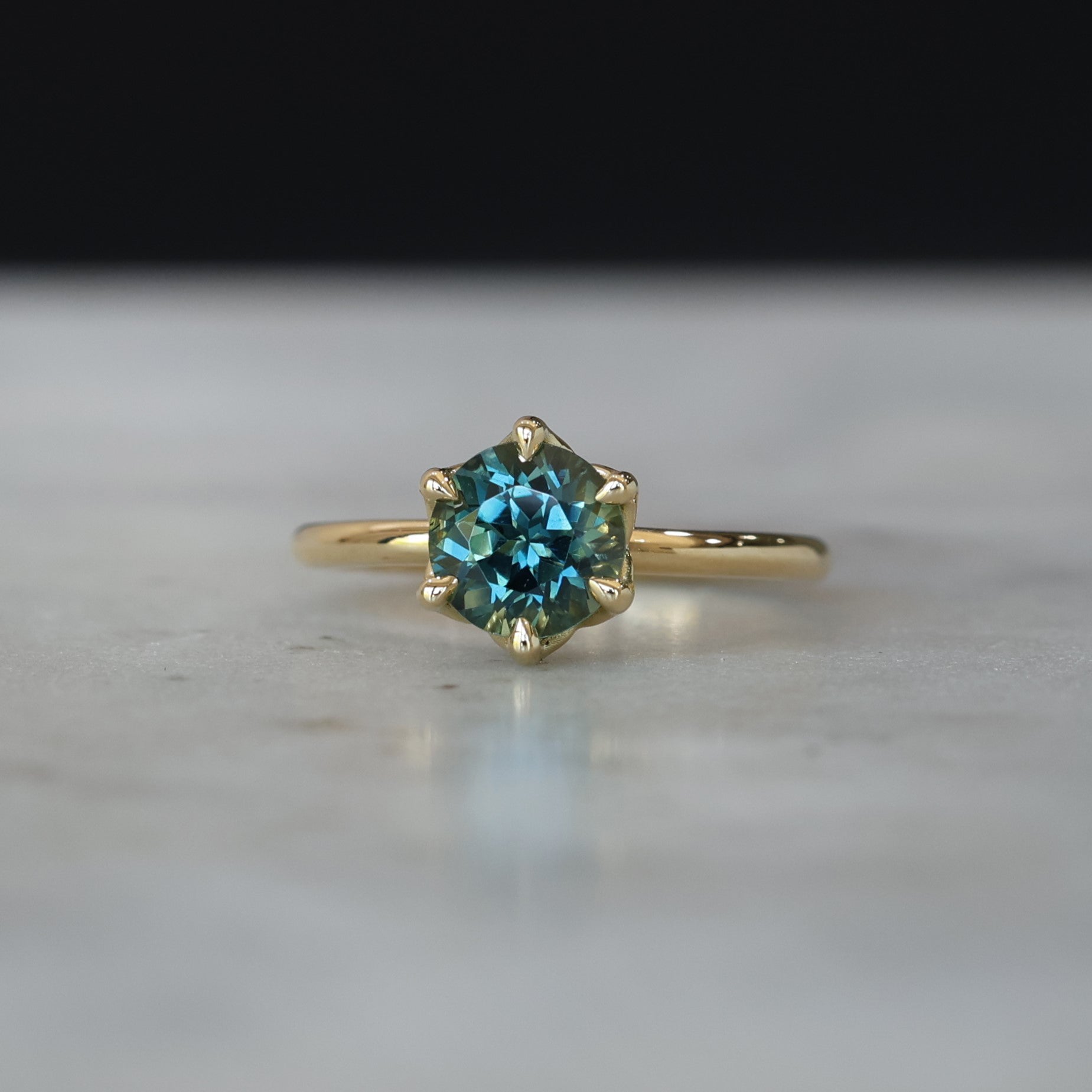 ROUND PARTI SAPPHIRE / LOTUS RING