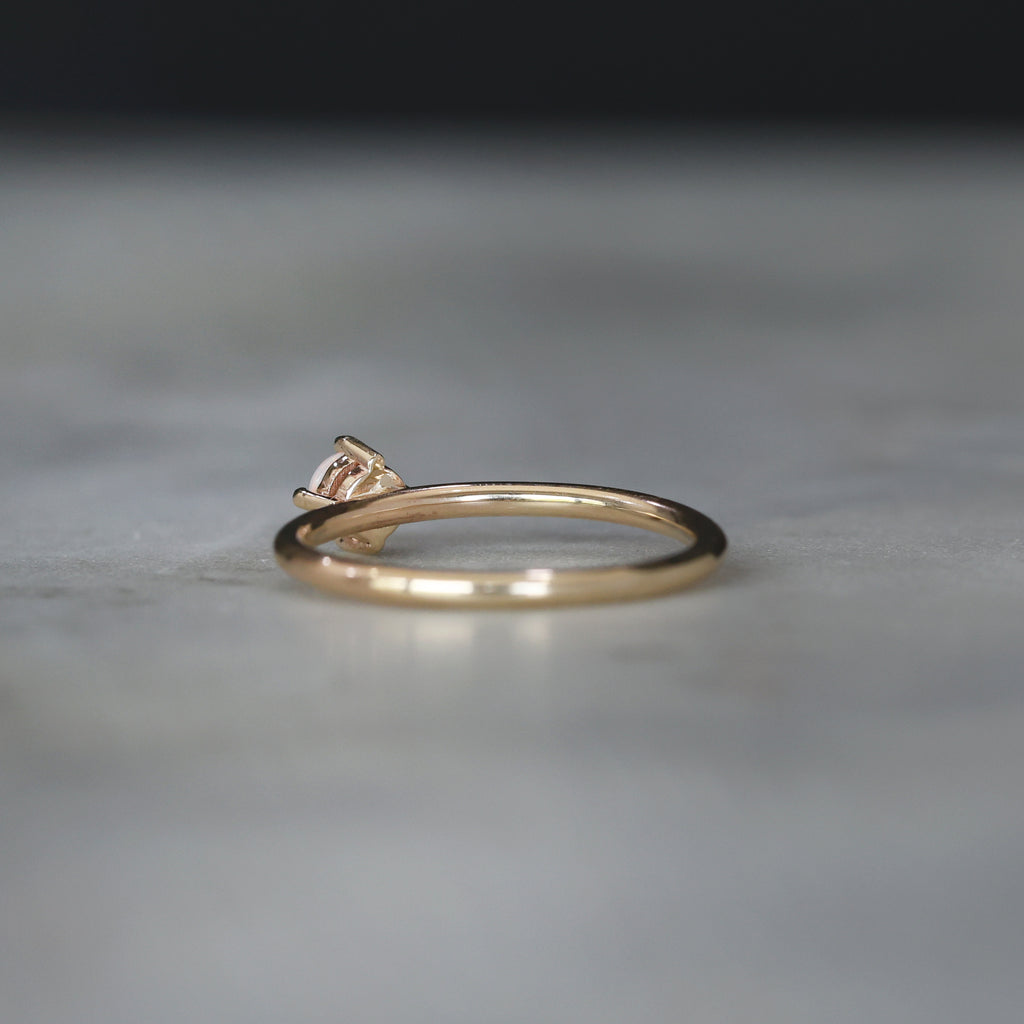 MINI ROUND OPAL / COMPASS RING