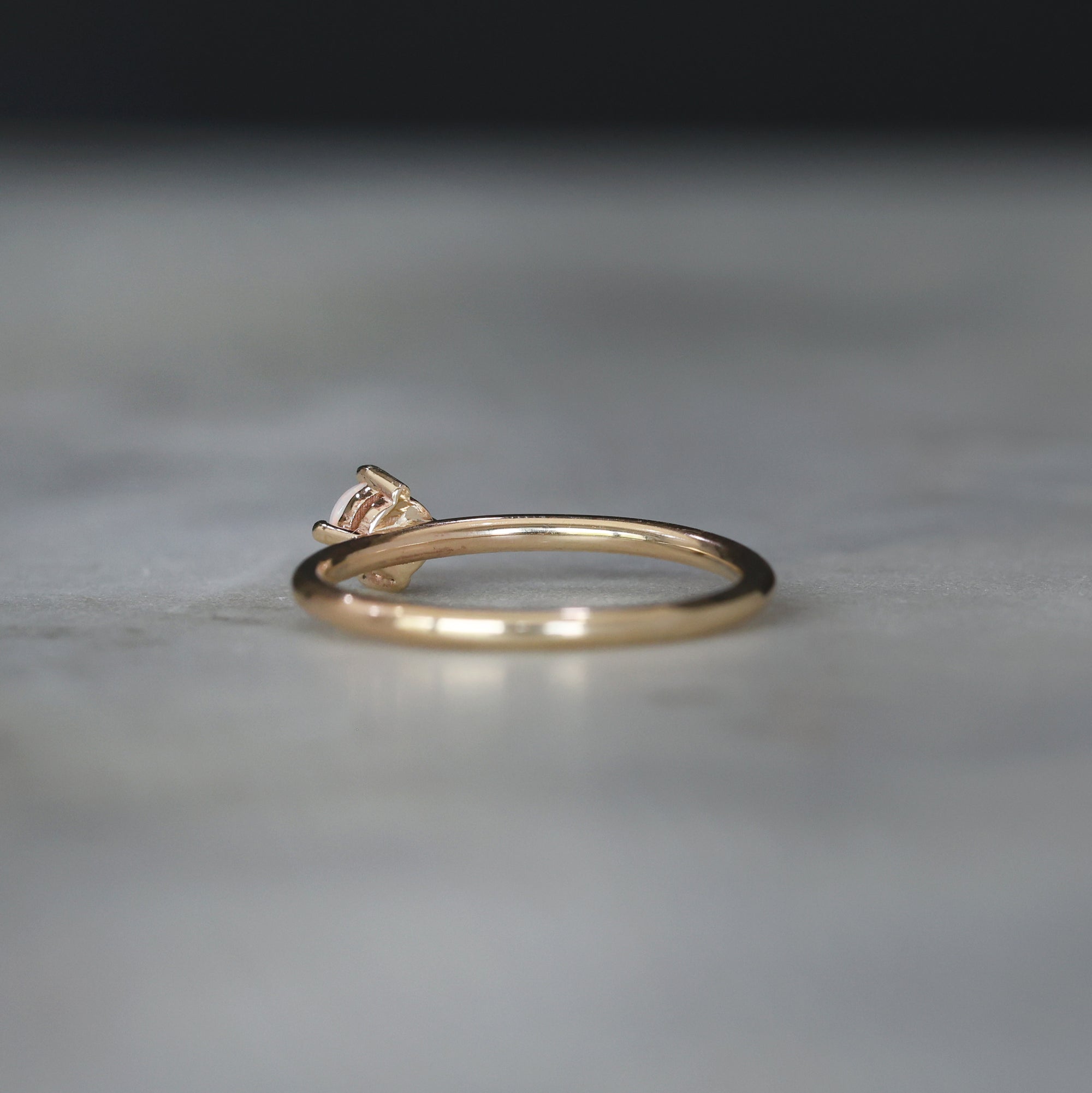 MINI ROUND OPAL / COMPASS RING