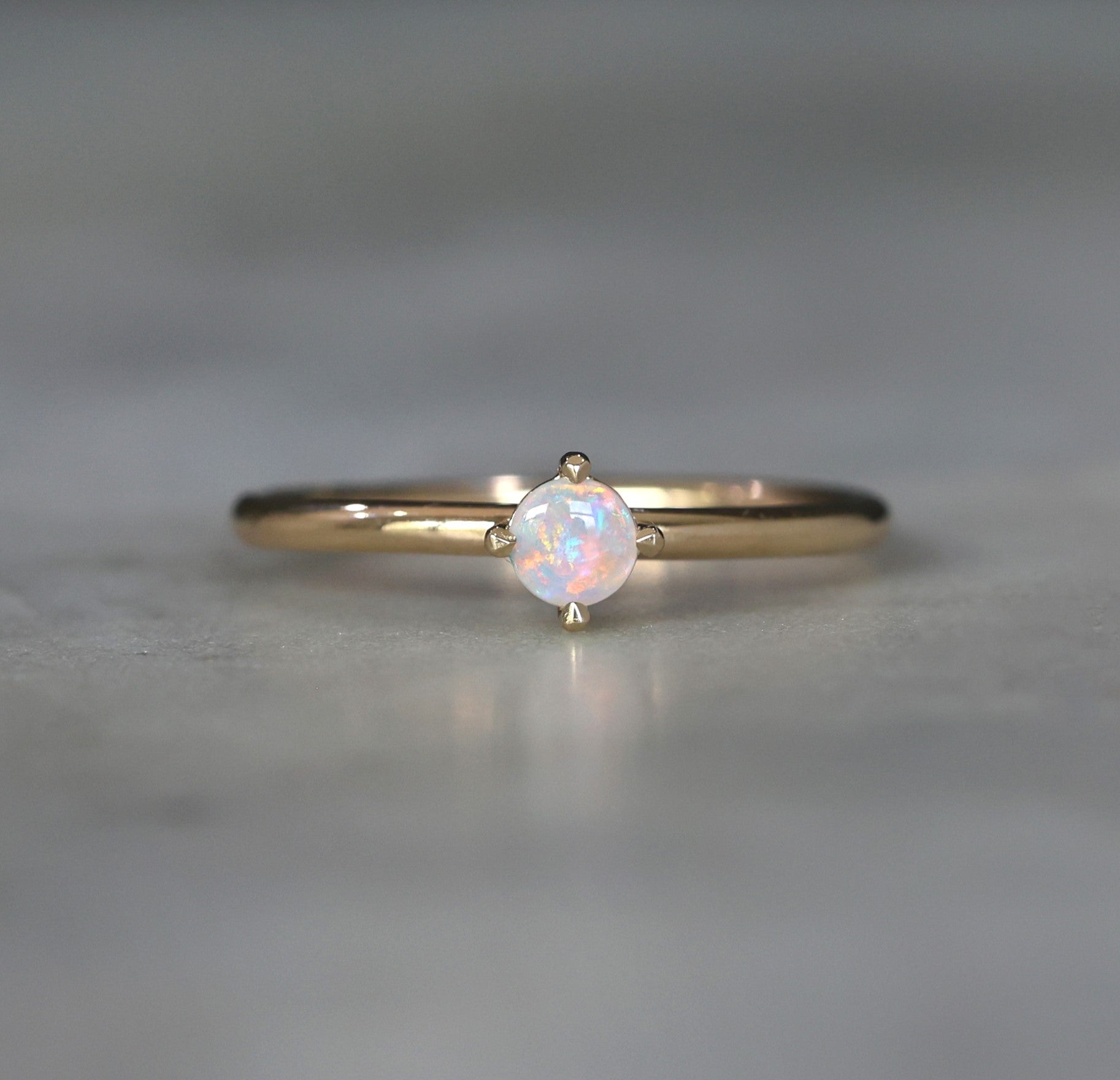 MINI ROUND OPAL / COMPASS RING