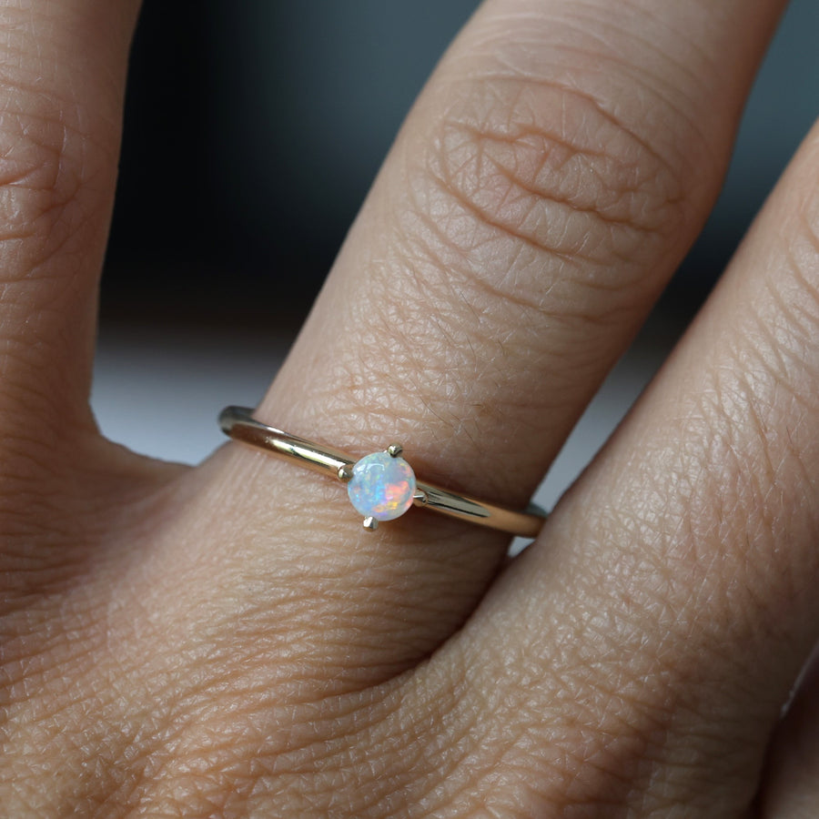 MINI ROUND OPAL / COMPASS RING