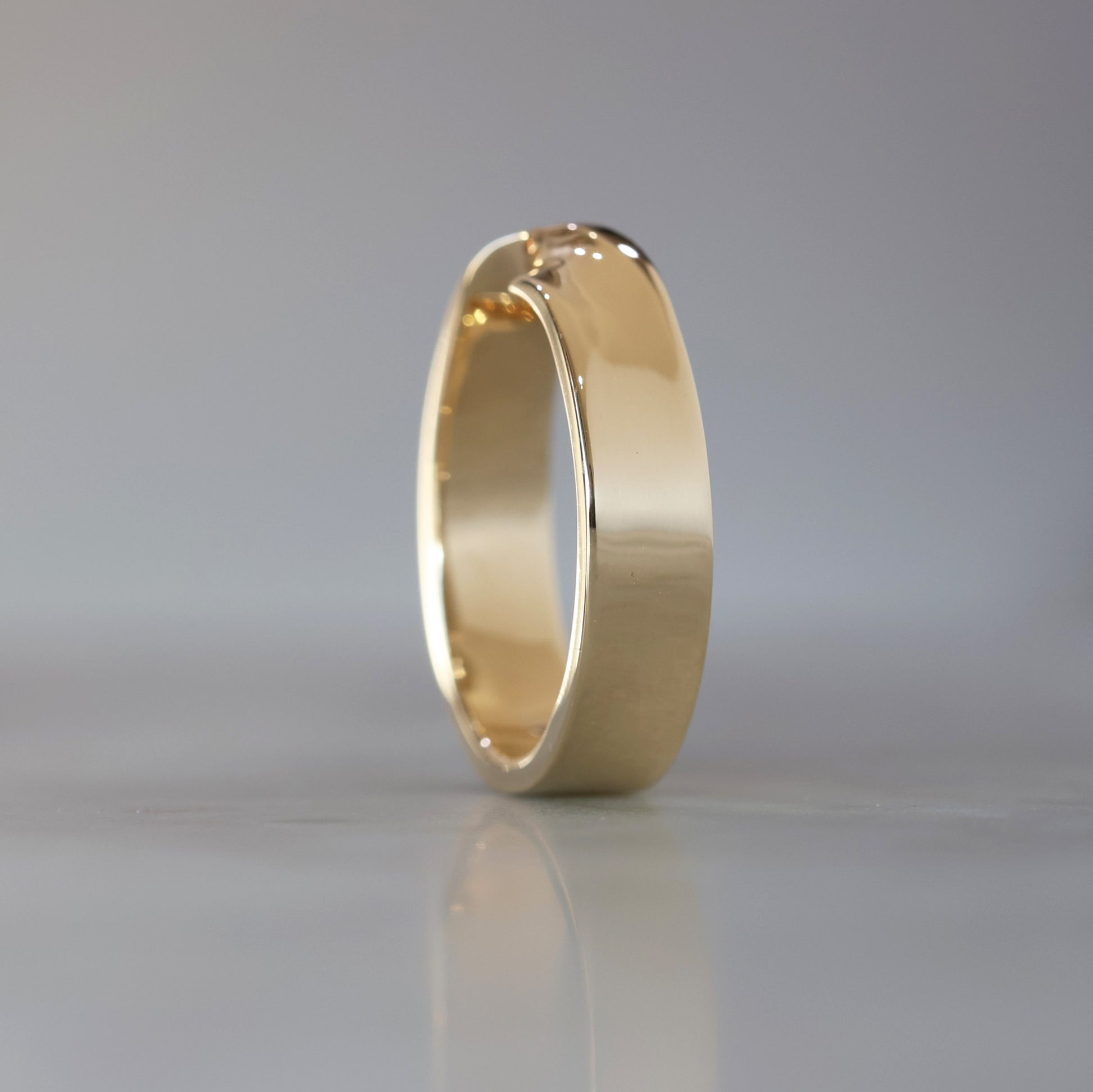 MOBIUS TWIST / WEDDING BAND