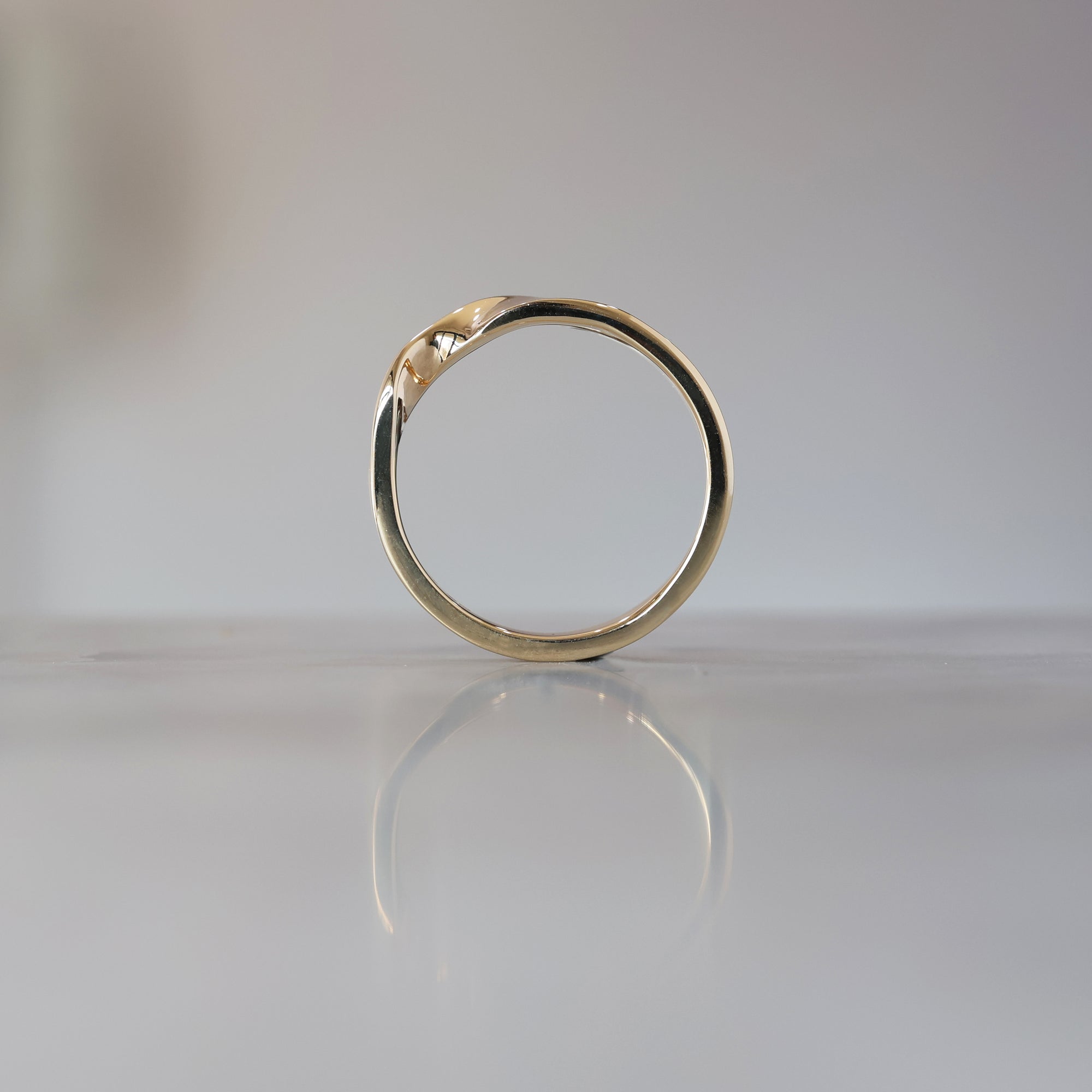 MOBIUS TWIST / WEDDING BAND
