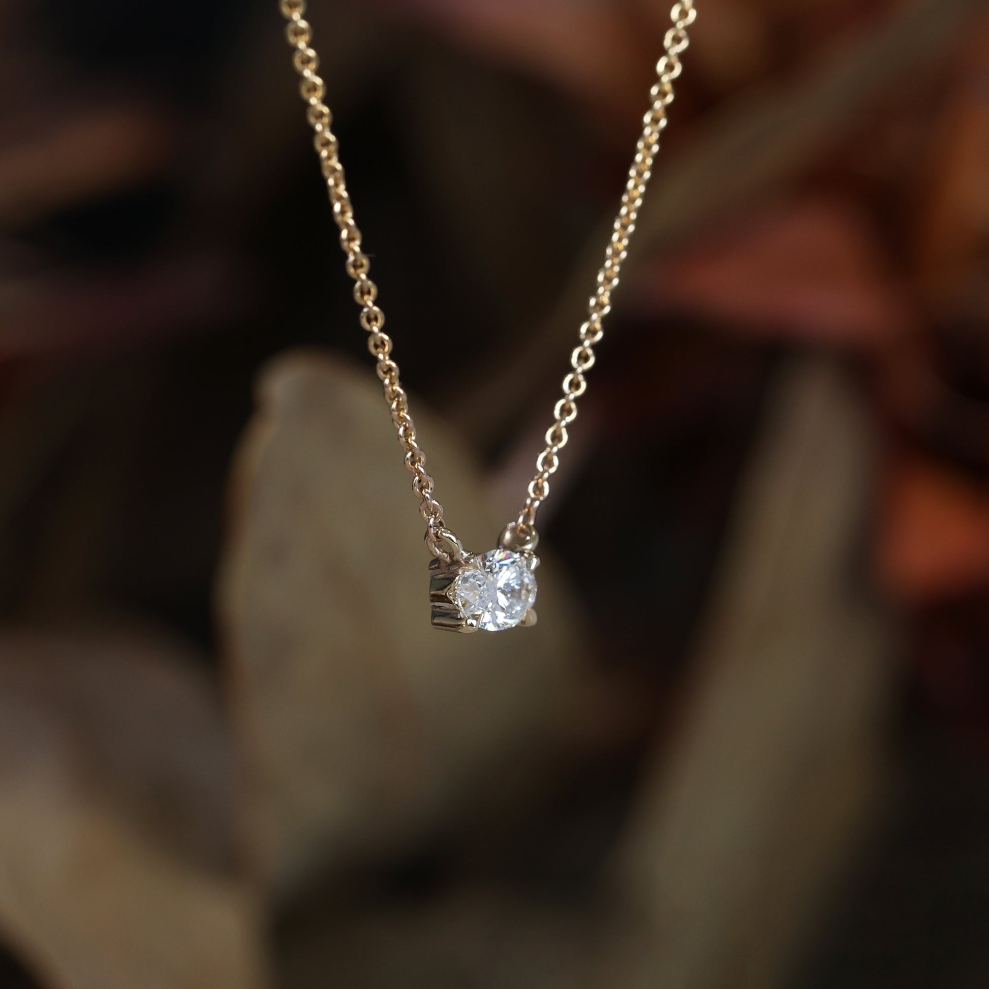 OVAL / DIAMOND NECKLACE