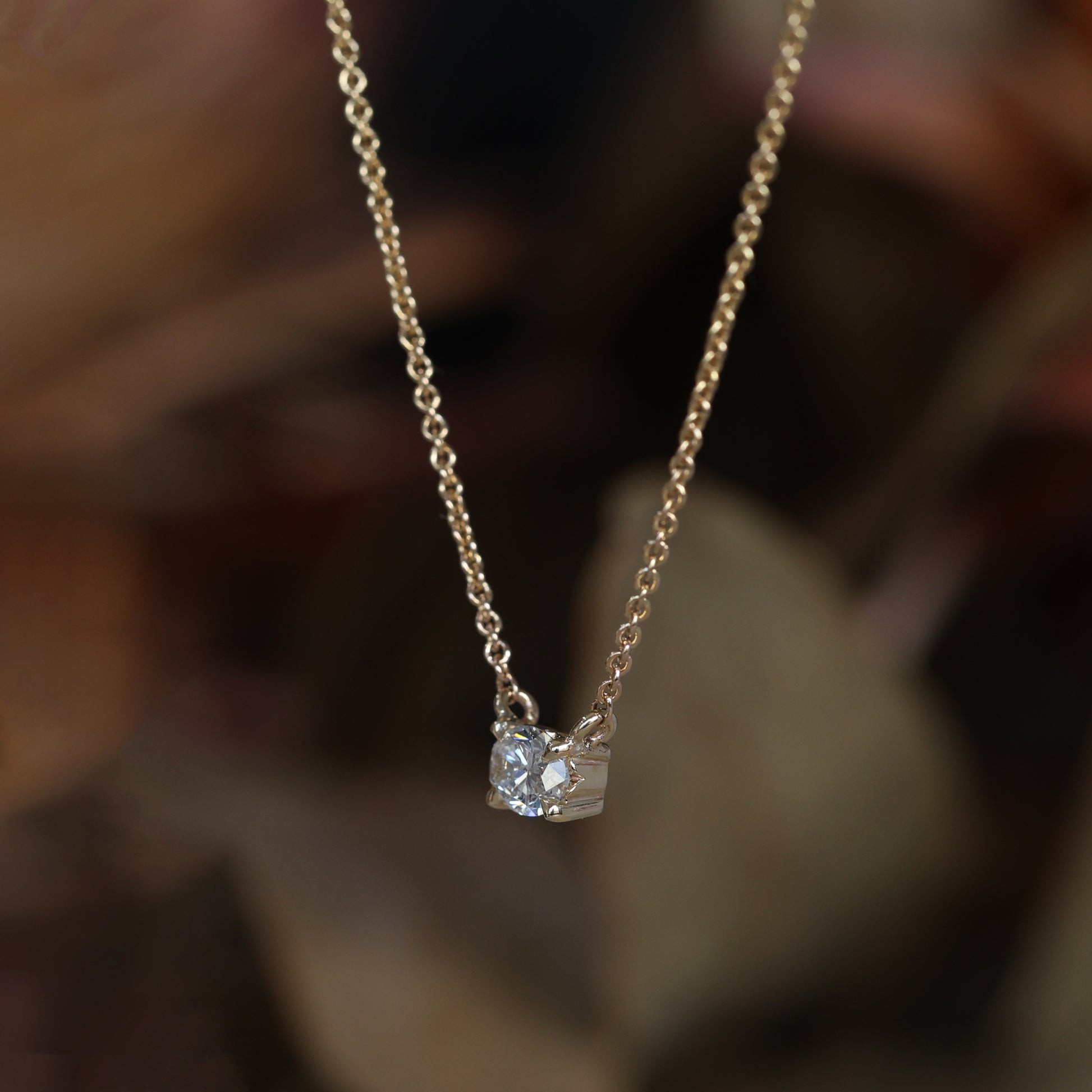 OVAL / DIAMOND NECKLACE