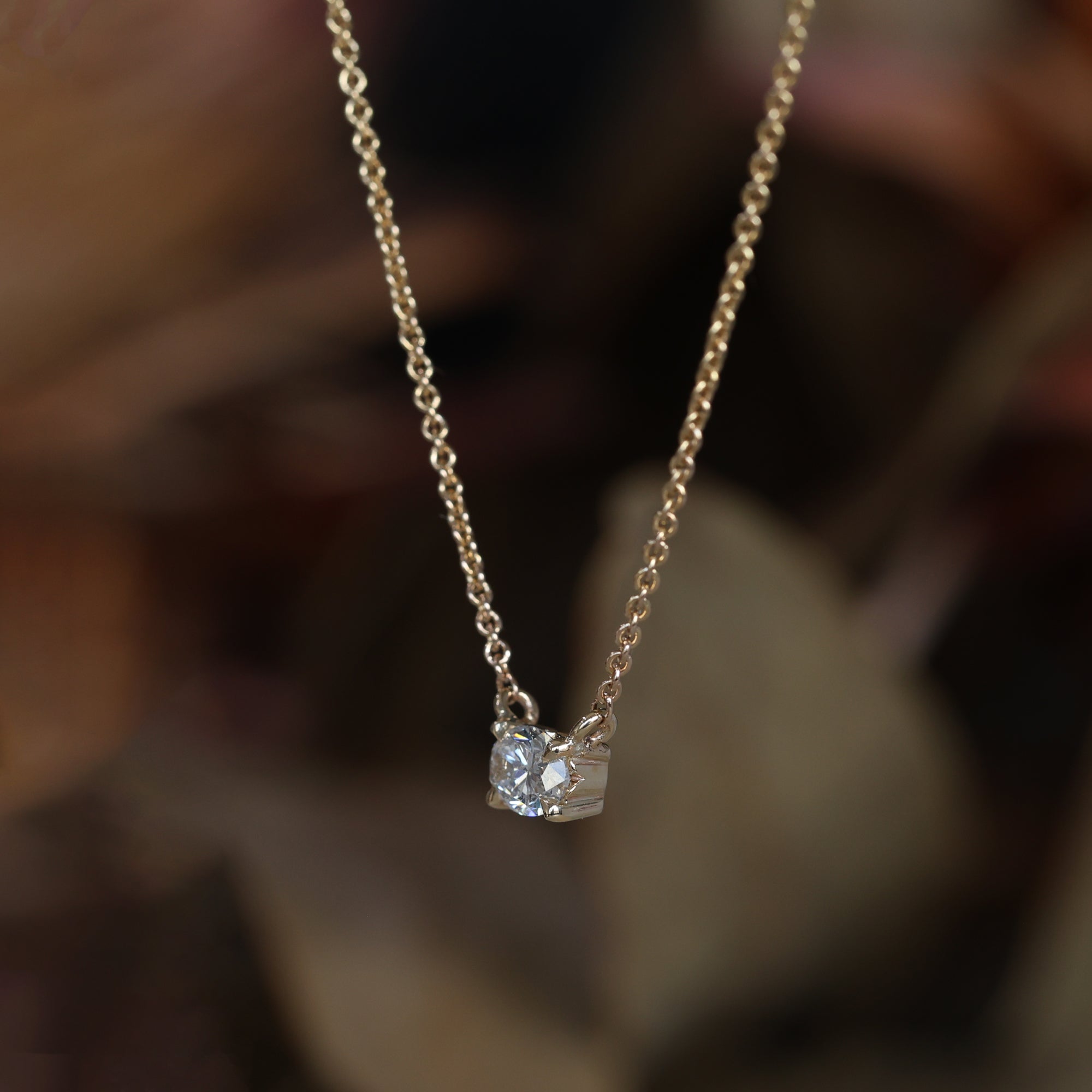 OVAL / DIAMOND NECKLACE