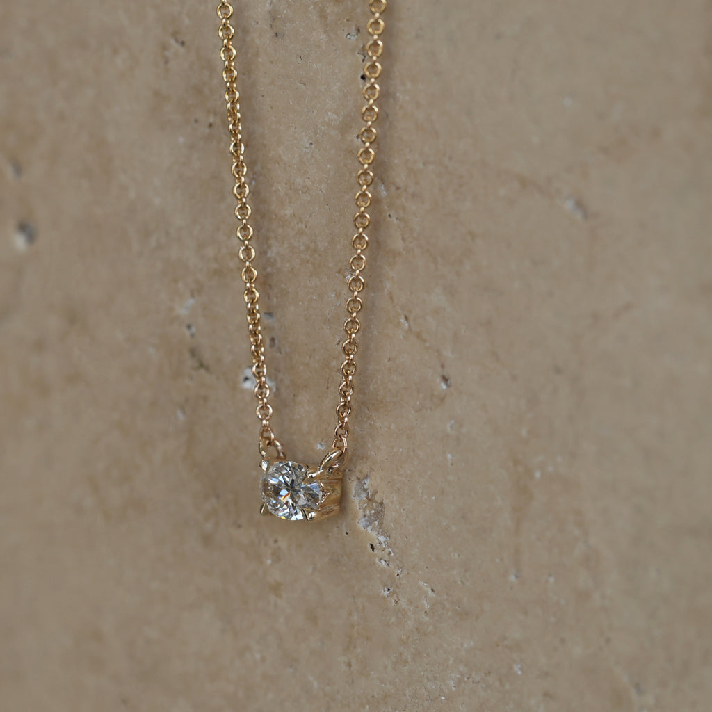 OVAL / DIAMOND NECKLACE