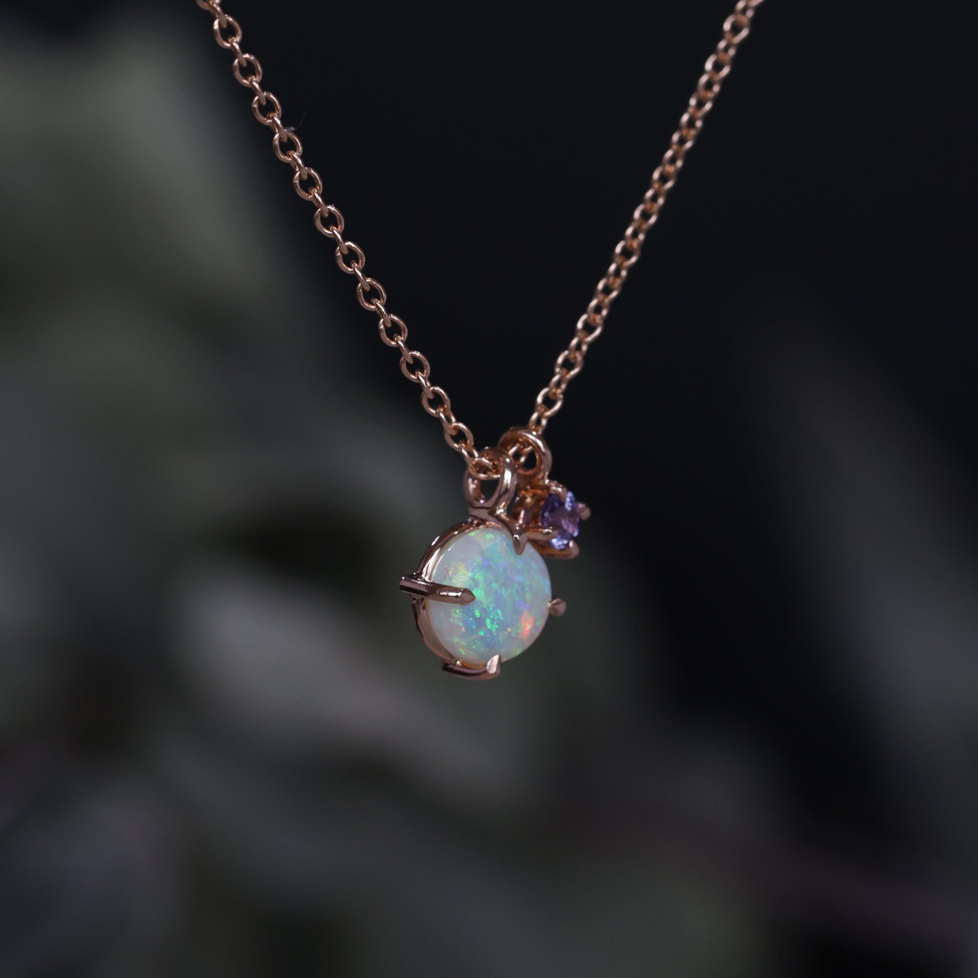 ROUND OPAL & LAVENDER SAPPHIRE / NECKLACE