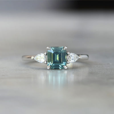 SEAFOAM SAPPHIRE / TRILOGY RING