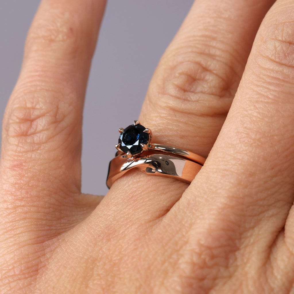 4MM MOBIUS TWIST / WEDDING BAND