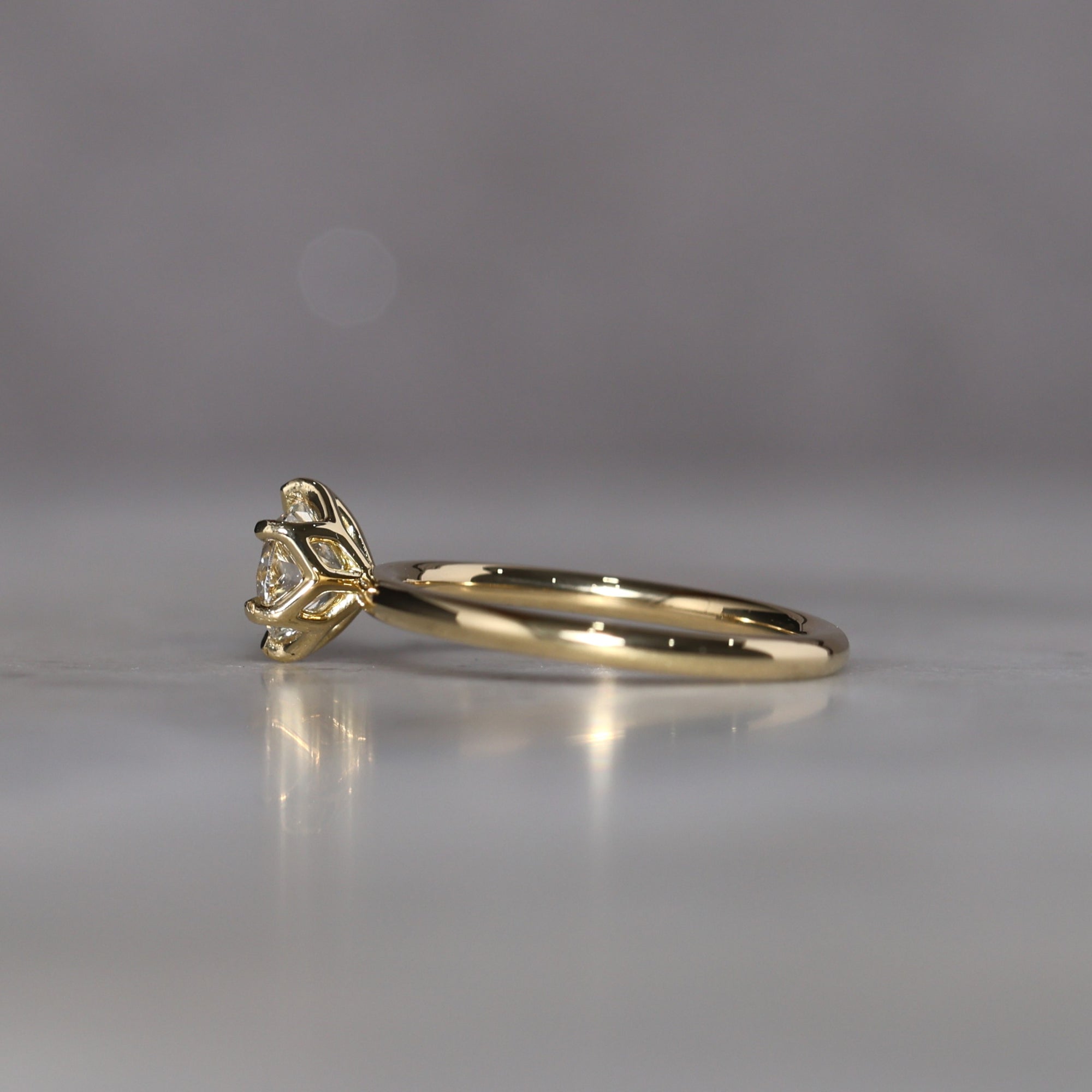 WHITE DIAMOND / LOTUS SOLITAIRE RING