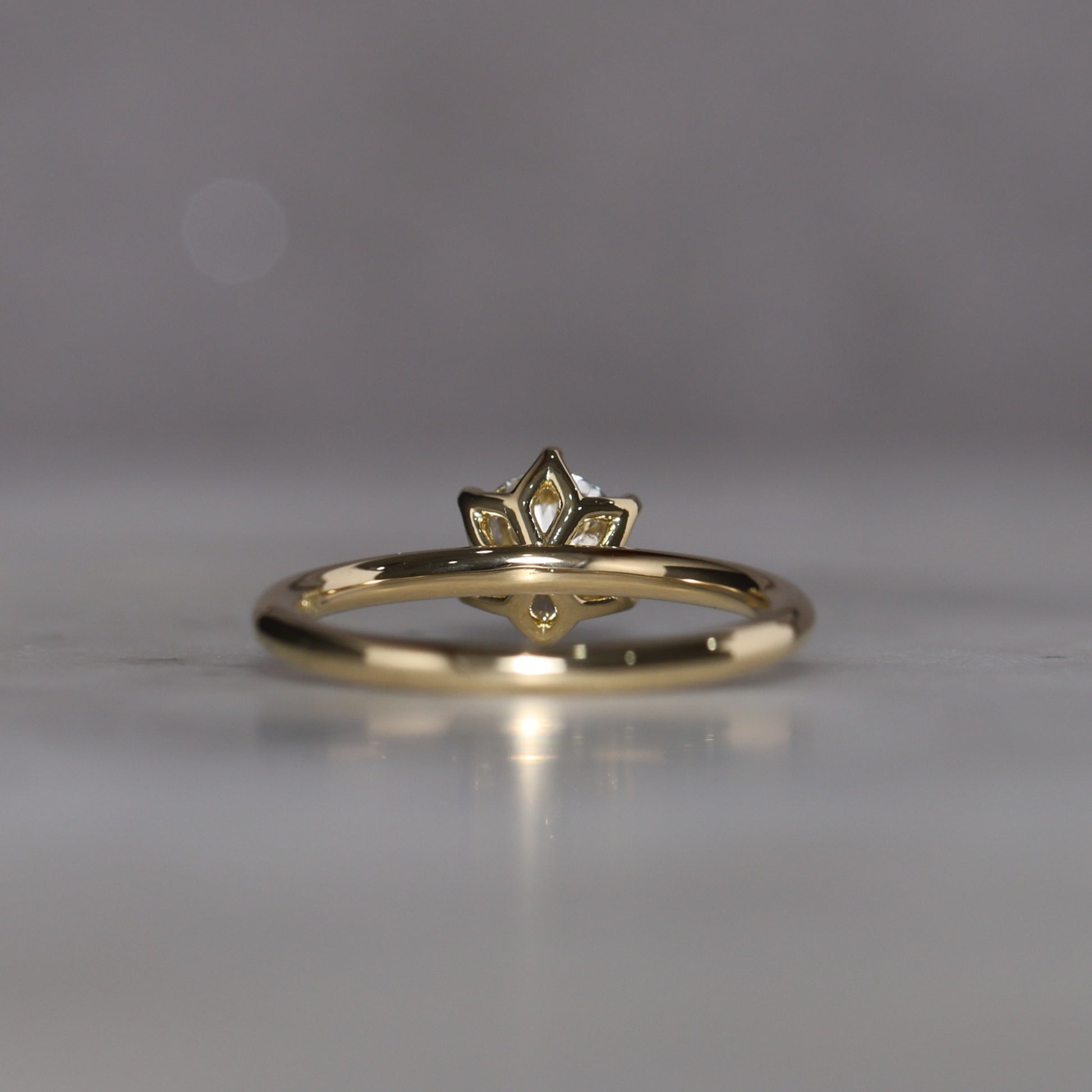WHITE DIAMOND / LOTUS SOLITAIRE RING